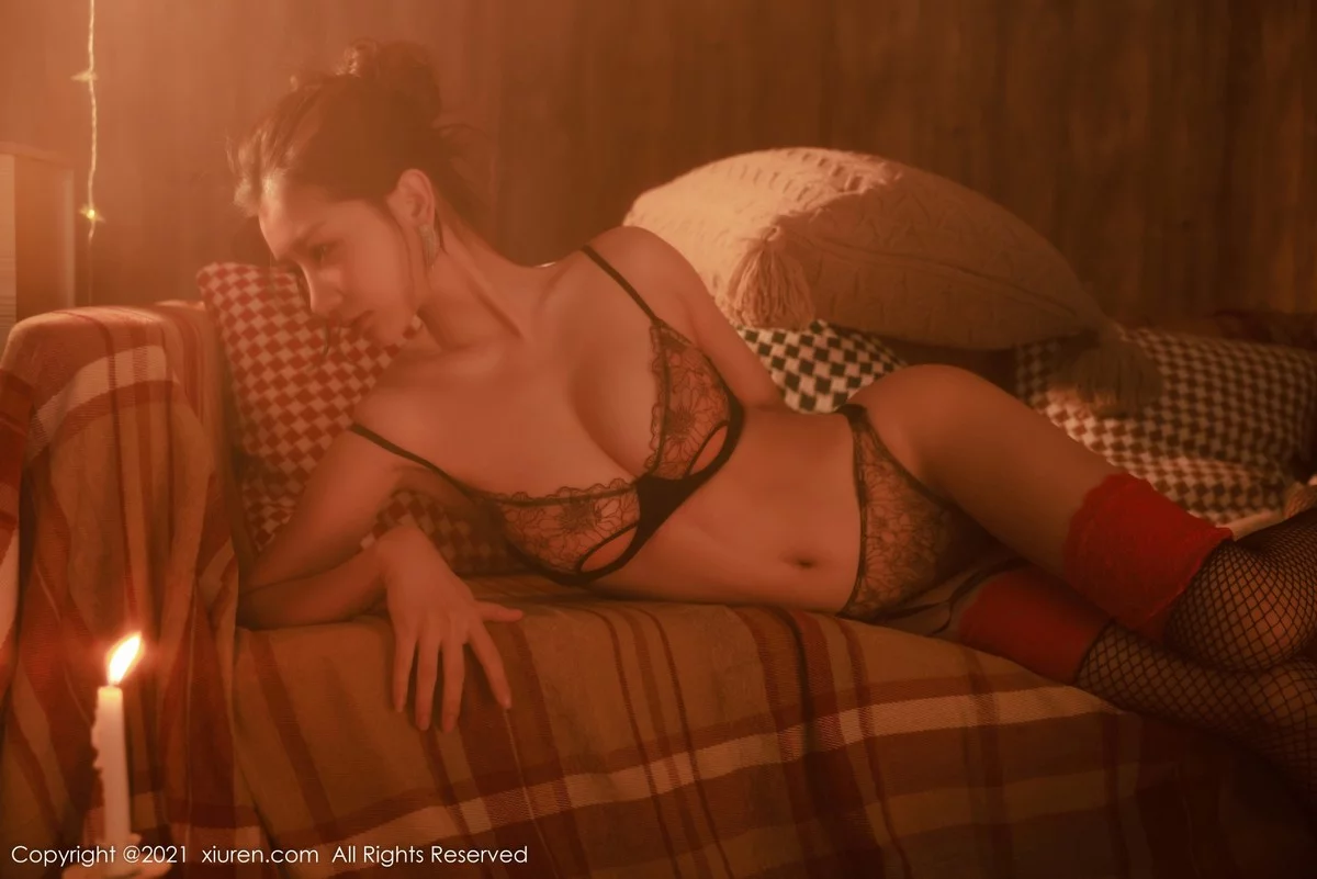 [[XiuRen秀人网]秀人网]No.4357_模特尹甜甜古典油画风主题私房性感内衣配黑丝渔网撩人诱惑写真60P