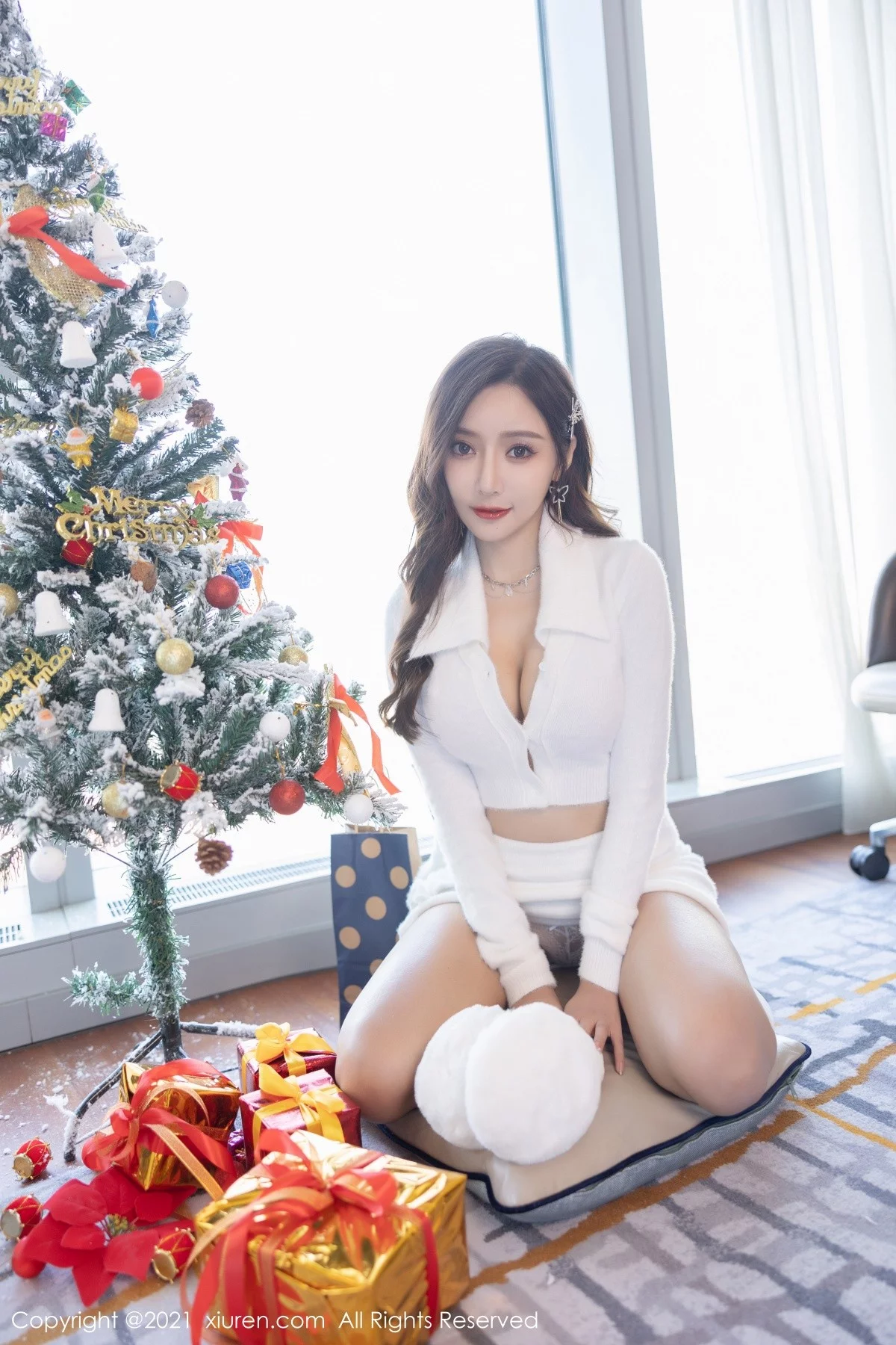 [[XiuRen秀人网]秀人网]No.4359_女神王馨瑶yanni圣诞节主题红色情趣服饰配蕾丝袜火辣诱惑写真81P