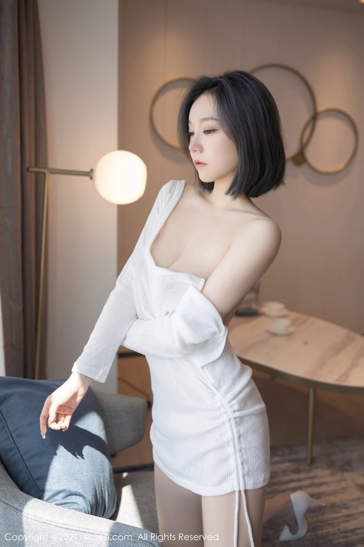 [[XiuRen秀人网]秀人网]No.4255_模特安然Maleah重庆旅拍洁白多姿镂空服饰秀翘臀美腿诱惑写真80P