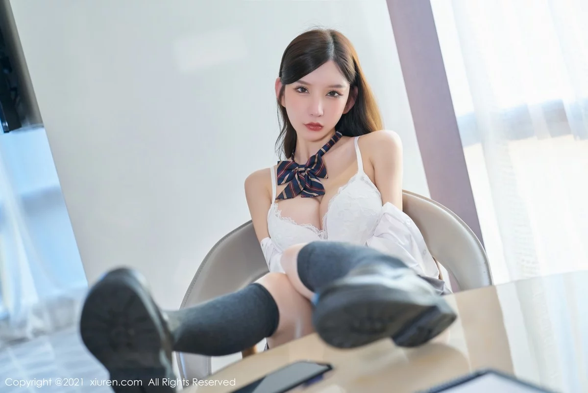 [[XiuRen秀人网]秀人网]No.4258_女神周于希Sandy惩罚游戏主题性感百褶裙下闪亮肉丝诱惑写真88P