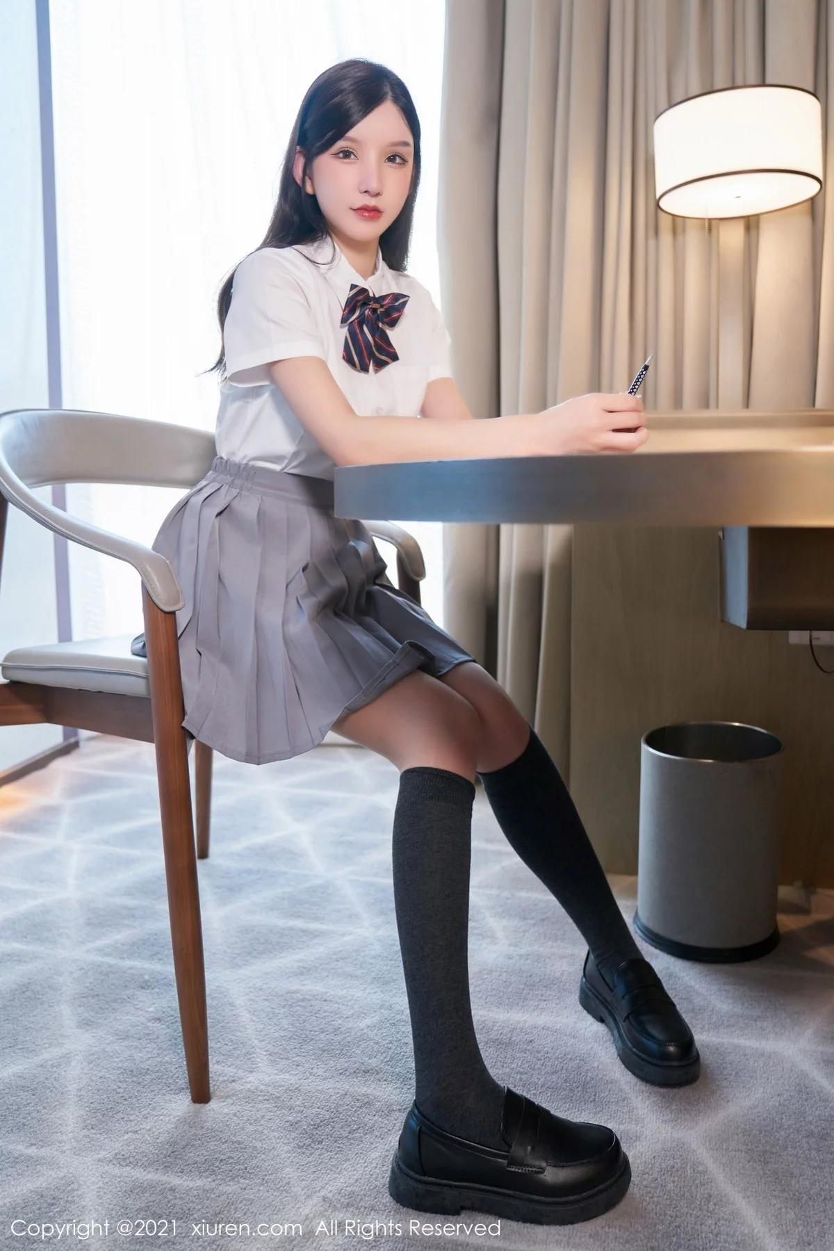 [[XiuRen秀人网]秀人网]No.4258_女神周于希Sandy惩罚游戏主题性感百褶裙下闪亮肉丝诱惑写真88P