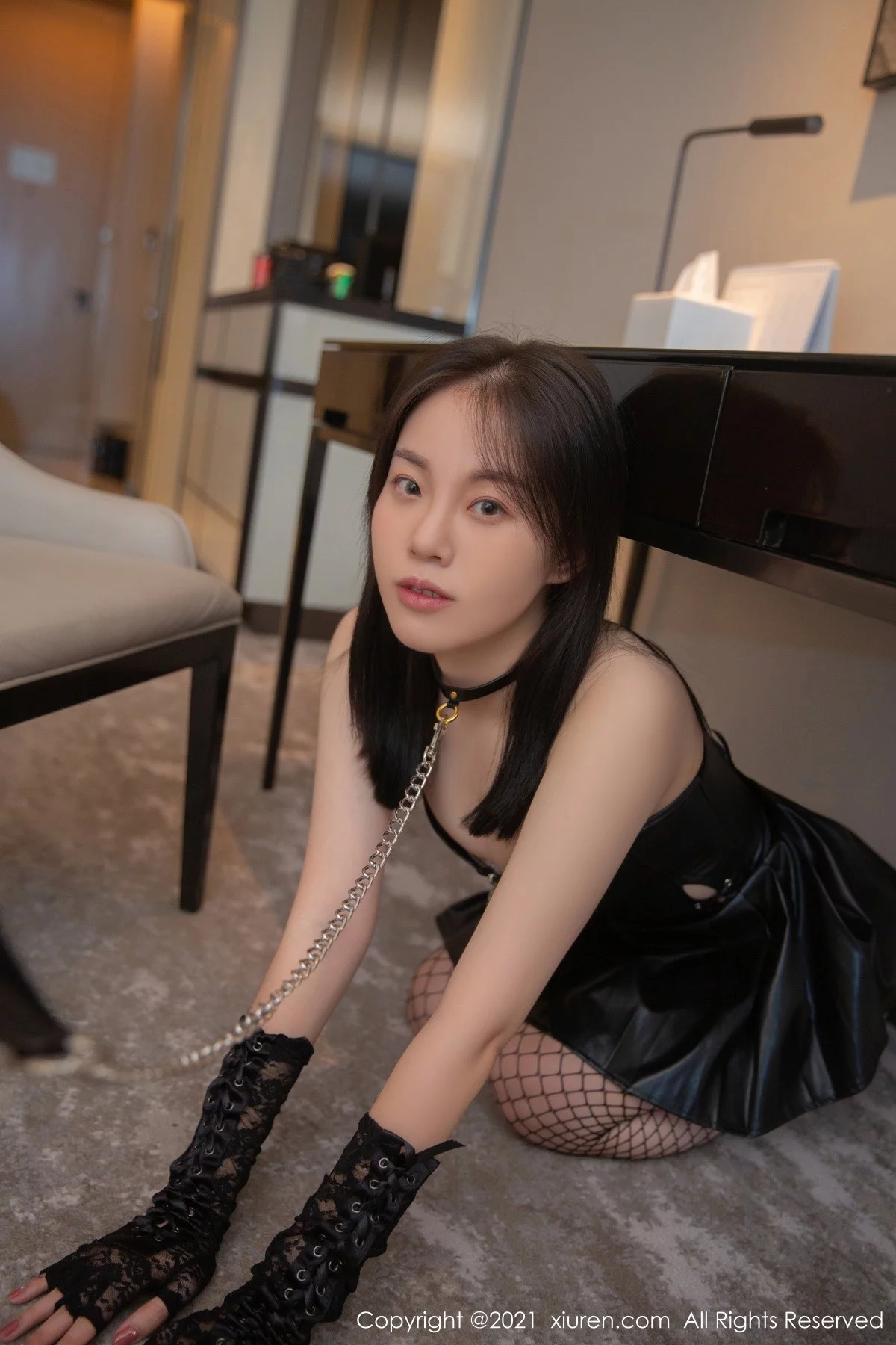 [[XiuRen秀人网]秀人网]No.4256_模特一颗甜蛋黄a私房性感黑色皮裙配黑丝渔网情趣调教诱惑写真67P