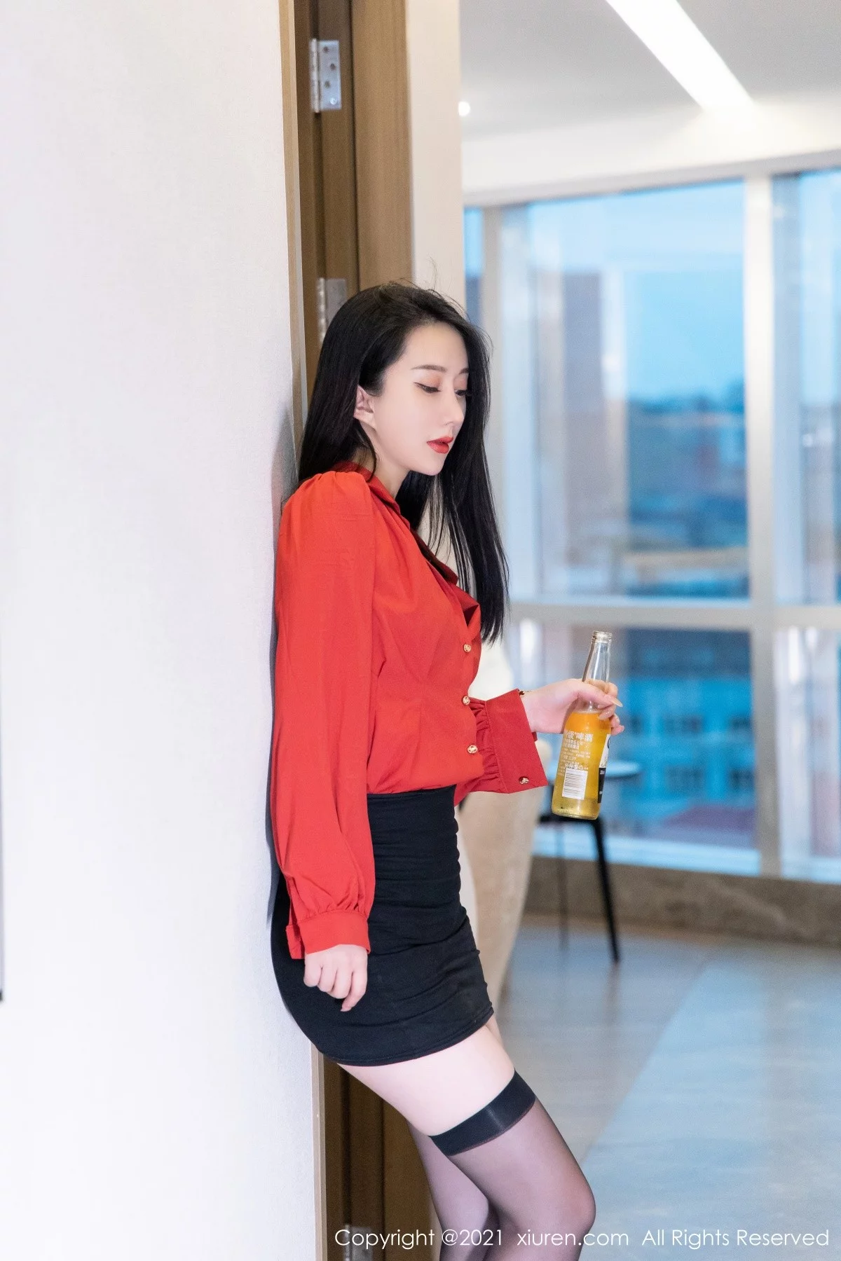 [[XiuRen秀人网]秀人网]No.4253_模特苏小曼babyface经典猩红衬衫半脱露蕾丝内衣完美诱惑写真50P