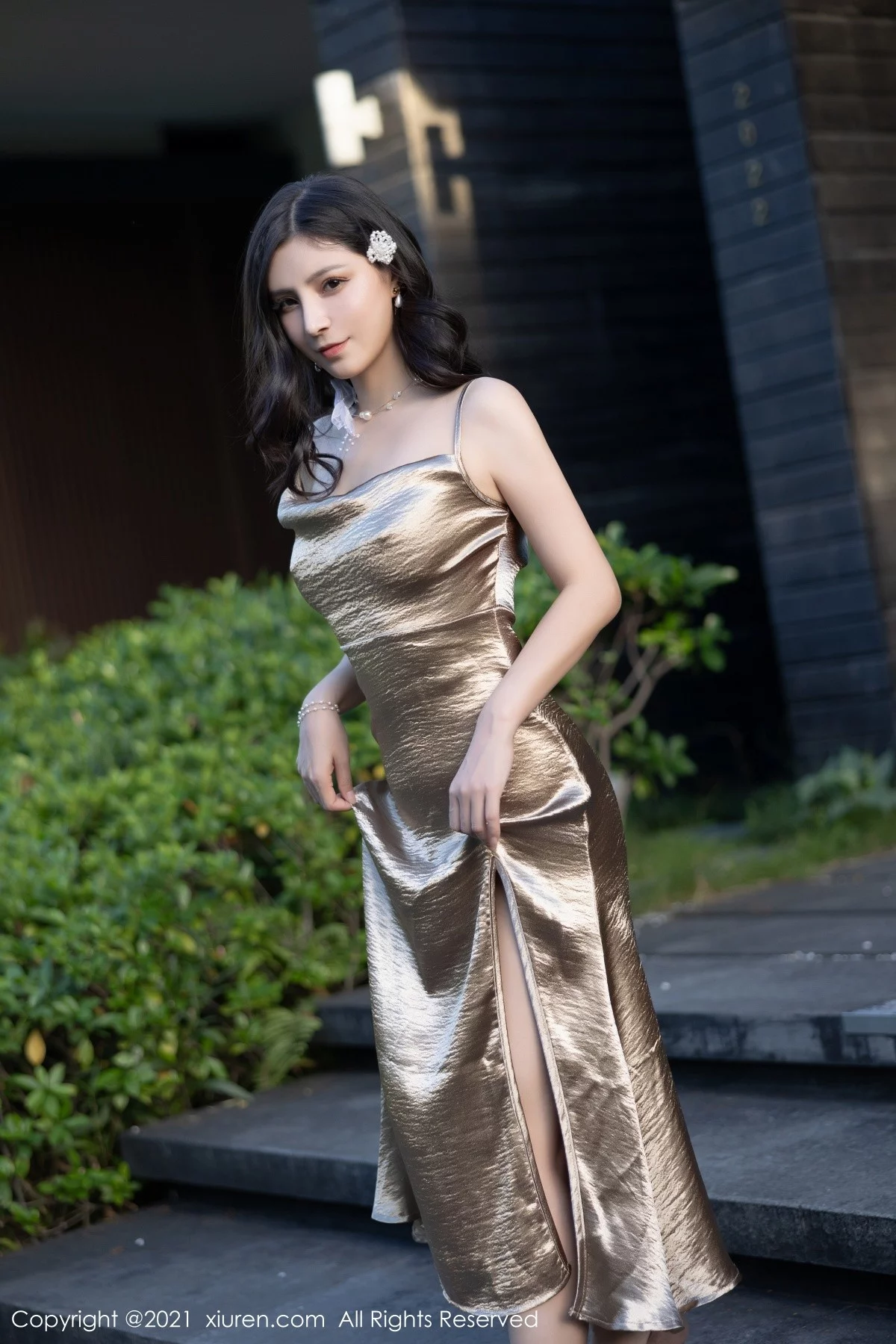 [[XiuRen秀人网]秀人网]No.4254_模特小蛮妖Yummy深圳旅拍百变情趣风服饰秀翘臀美腿诱惑写真83P