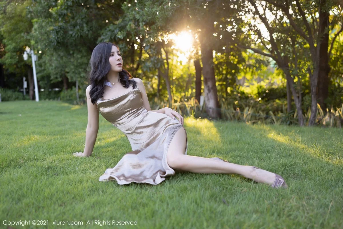 [[XiuRen秀人网]秀人网]No.4254_模特小蛮妖Yummy深圳旅拍百变情趣风服饰秀翘臀美腿诱惑写真83P