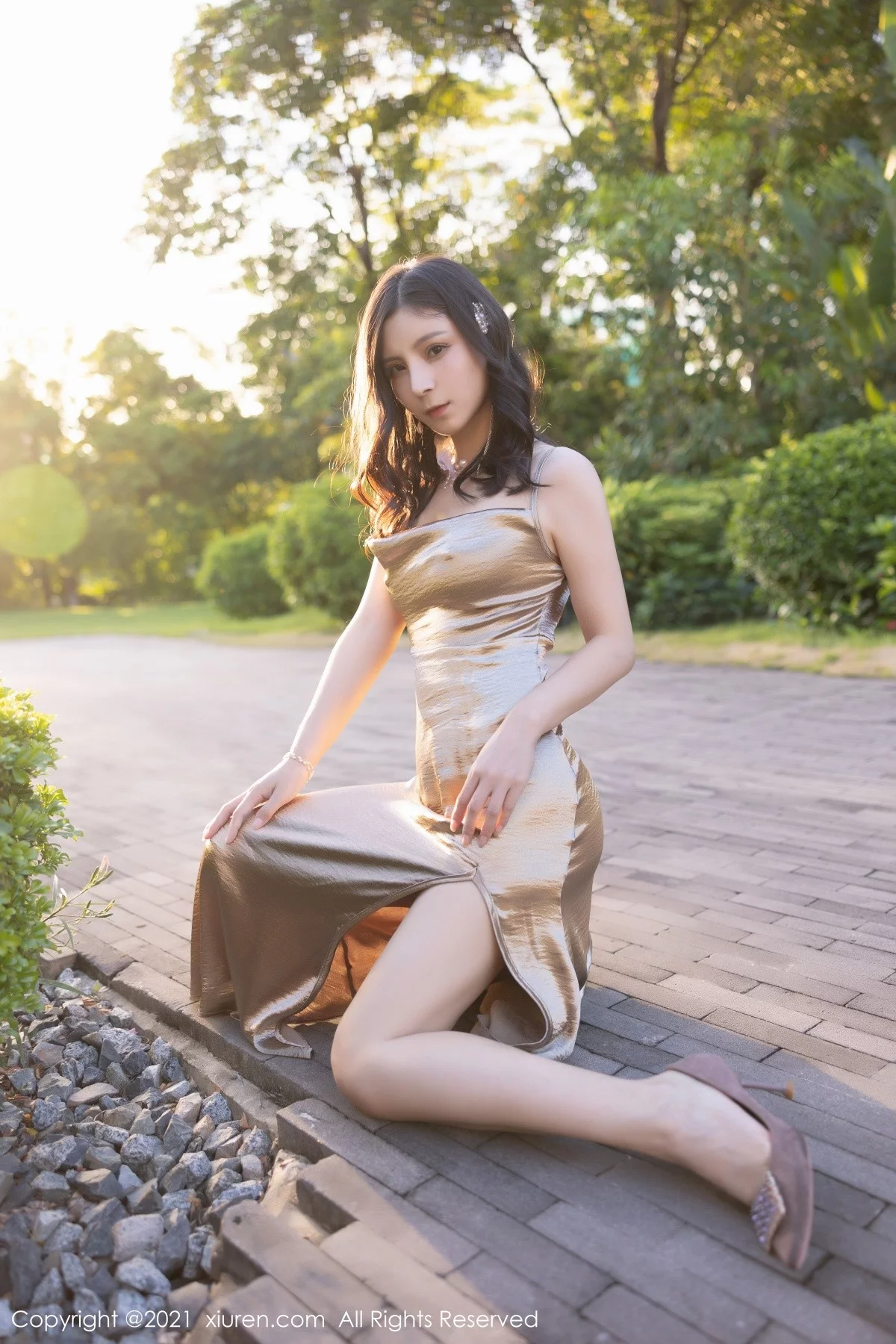 [[XiuRen秀人网]秀人网]No.4254_模特小蛮妖Yummy深圳旅拍百变情趣风服饰秀翘臀美腿诱惑写真83P