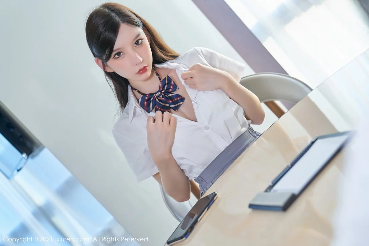 [[XiuRen秀人网]秀人网]No.4258_女神周于希Sandy惩罚游戏主题性感百褶裙下闪亮肉丝诱惑写真88P