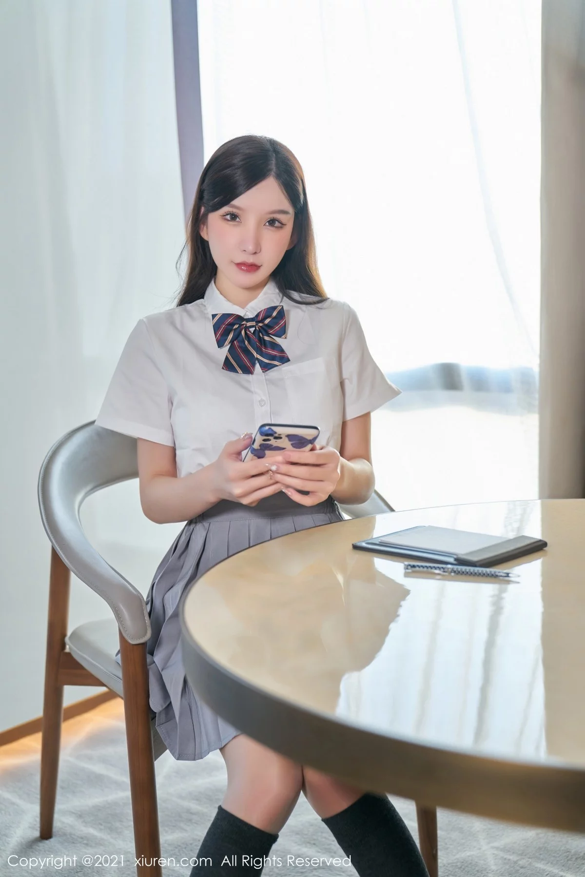 [[XiuRen秀人网]秀人网]No.4258_女神周于希Sandy惩罚游戏主题性感百褶裙下闪亮肉丝诱惑写真88P