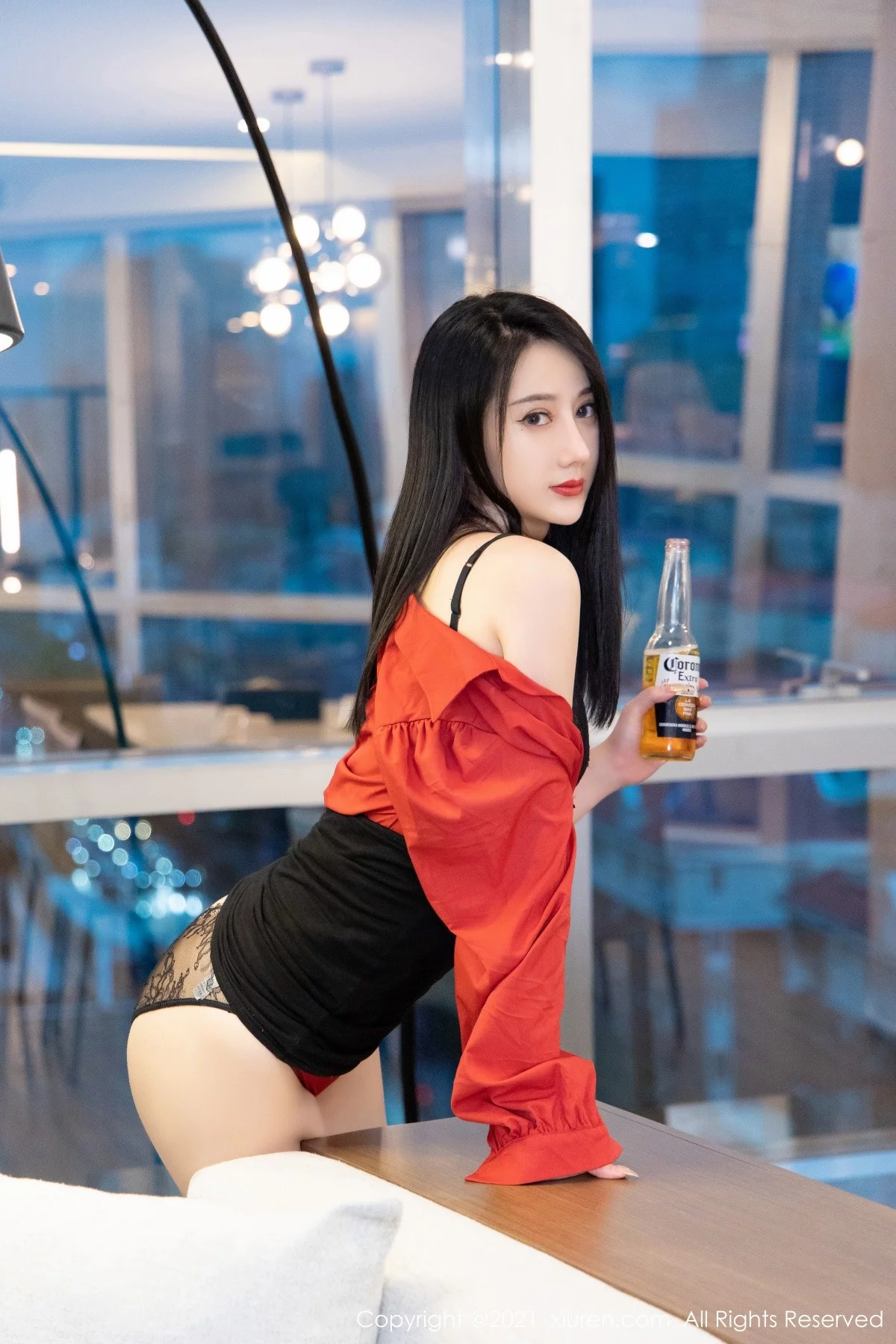 [[XiuRen秀人网]秀人网]No.4253_模特苏小曼babyface经典猩红衬衫半脱露蕾丝内衣完美诱惑写真50P