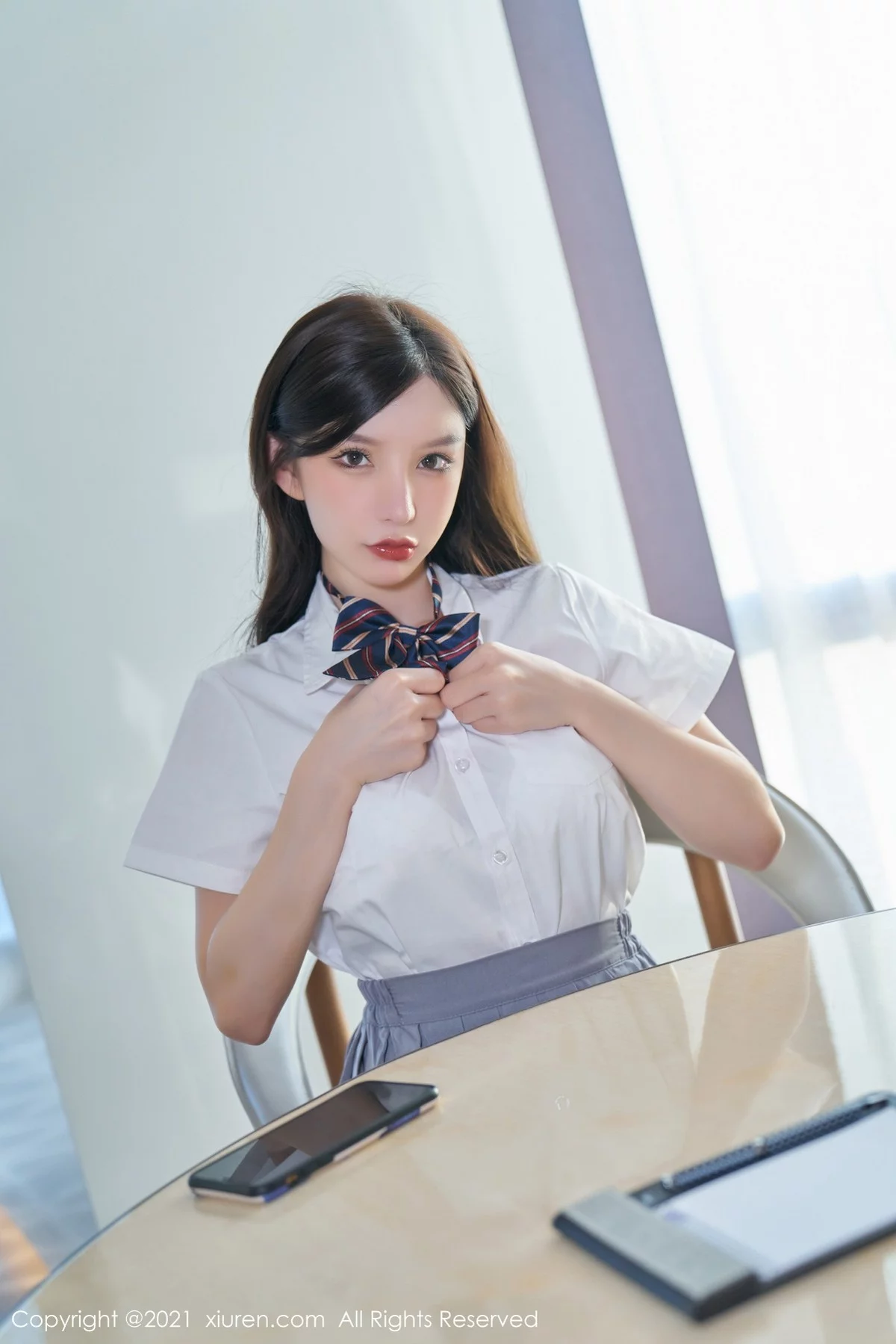 [[XiuRen秀人网]秀人网]No.4258_女神周于希Sandy惩罚游戏主题性感百褶裙下闪亮肉丝诱惑写真88P