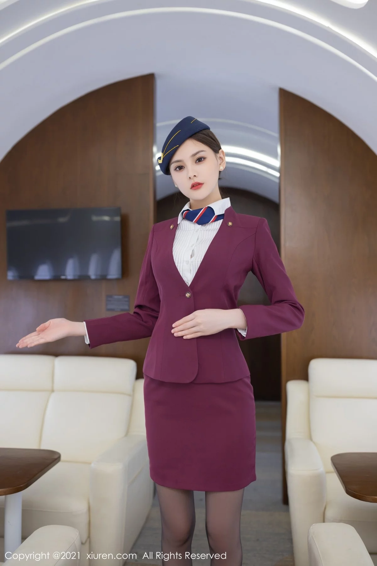 [[XiuRen秀人网]秀人网]No.4264_模特王心怡空姐制服主题私房半脱露性感内衣开档黑丝诱惑写真78P