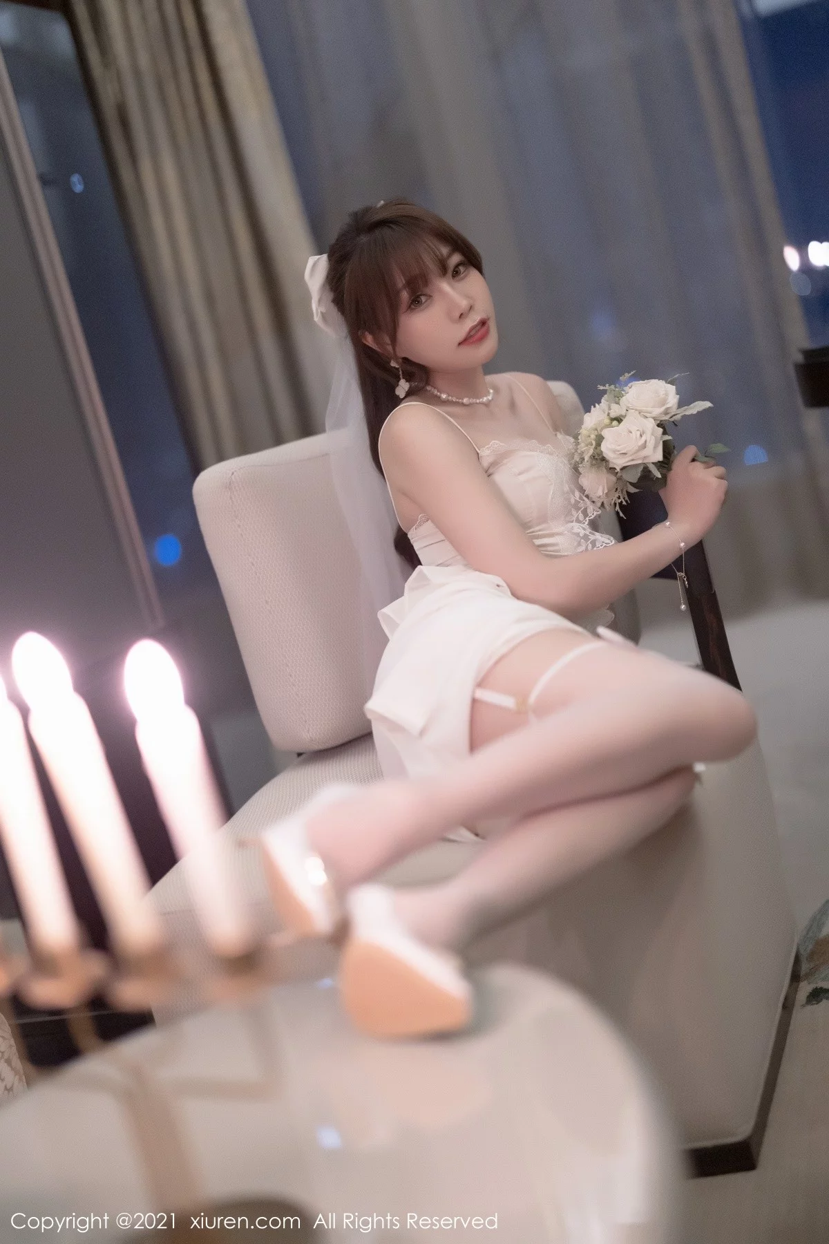 [[XiuRen秀人网]秀人网]No.4269_女神芝芝Booty私房薄透新娘服饰配白丝吊袜秀惹火身材诱惑写真100P