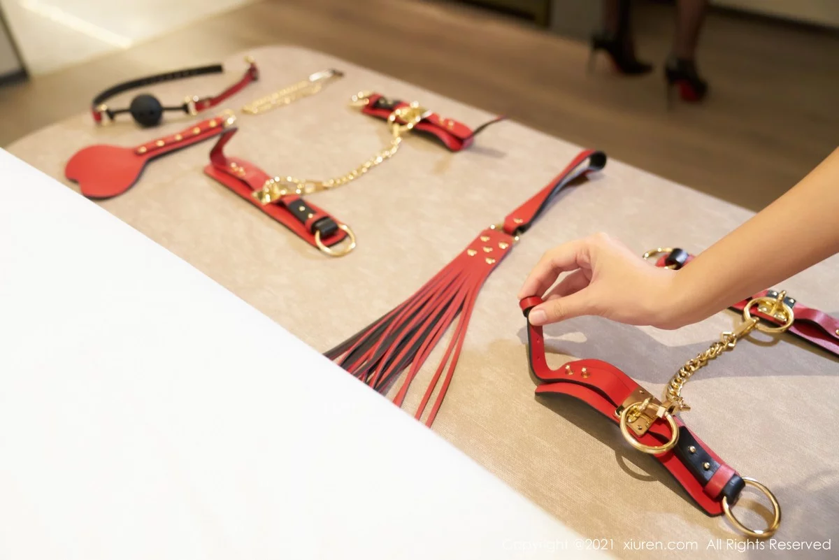 [[XiuRen秀人网]秀人网]No.4274_女神周于希Sandy惩罚游戏主题黑色蕾丝情趣内衣惹火诱惑写真69P