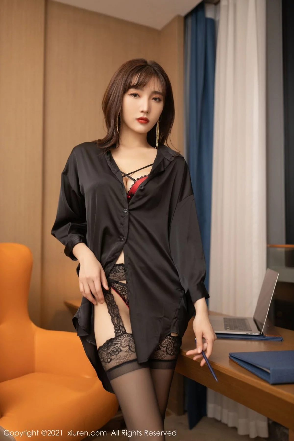 [[XiuRen秀人网]秀人网]No.4396_模特陆萱萱和同事出差主题私房床上黑色蕾丝内衣惹火诱惑写真87P