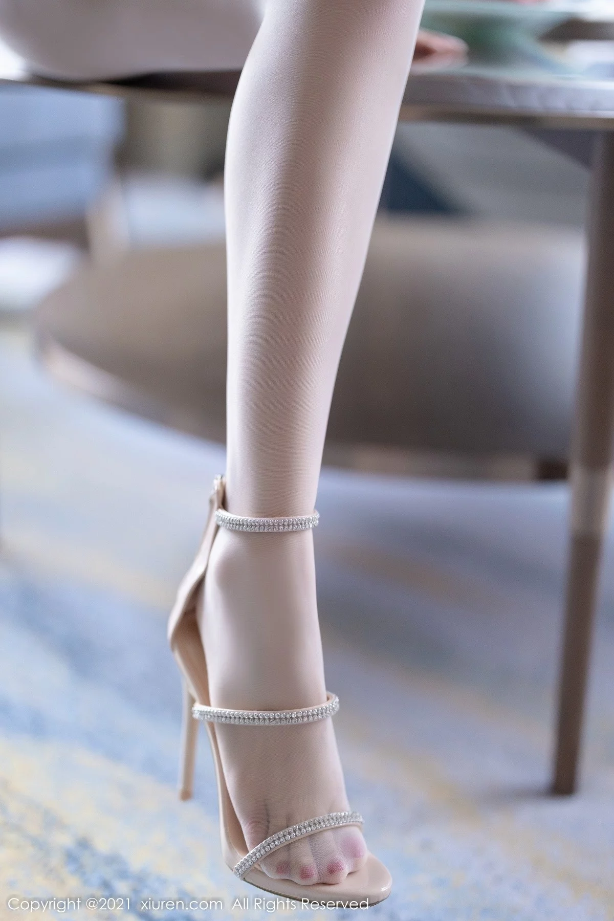 [[XiuRen秀人网]秀人网]No.4391_模特徐安安江浙沪旅拍撩淡绿长裙露开档白丝秀丰满身材诱惑写真63P