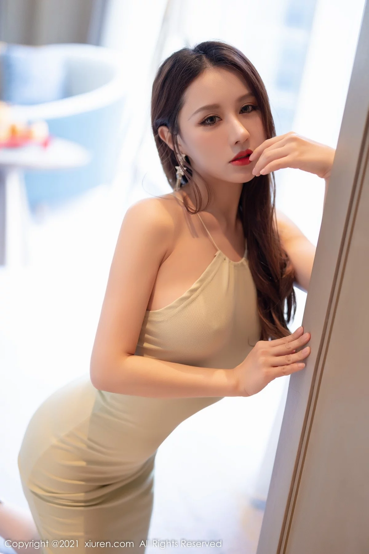 [[XiuRen秀人网]秀人网]No.4391_模特徐安安江浙沪旅拍撩淡绿长裙露开档白丝秀丰满身材诱惑写真63P