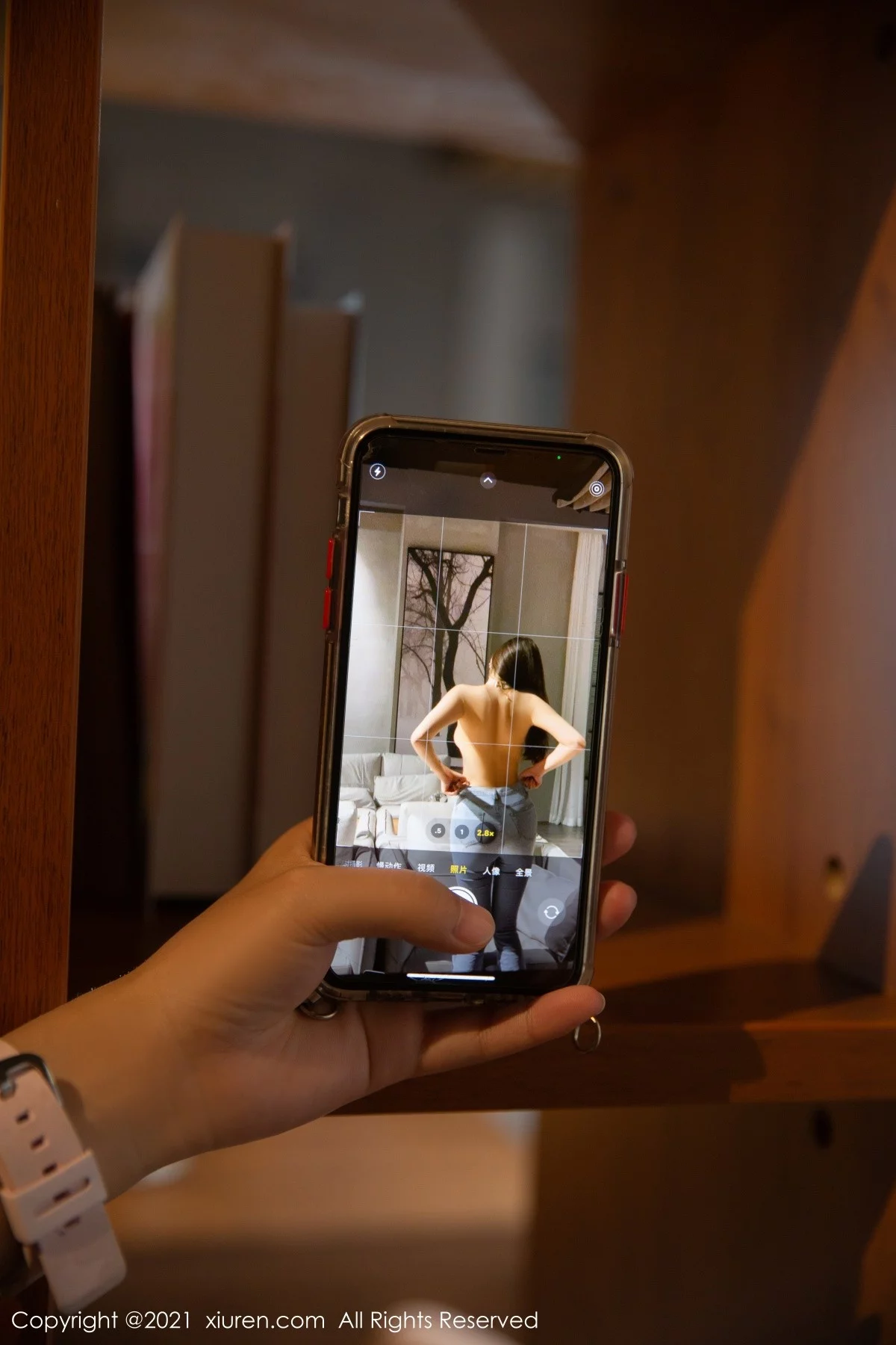 [[XiuRen秀人网]秀人网]No.4404_女神杨晨晨图书馆偷窥主题半裸上身配无内肉丝火辣诱惑写真79P