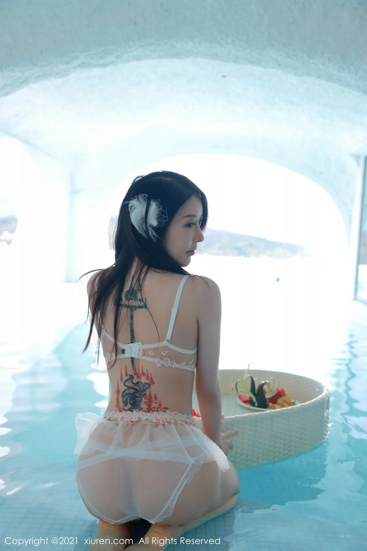 [[XiuRen秀人网]秀人网]No.4401_模特玉兔miki大理洱海旅拍粉色透明长裙秀火辣身材极致诱惑写真54P