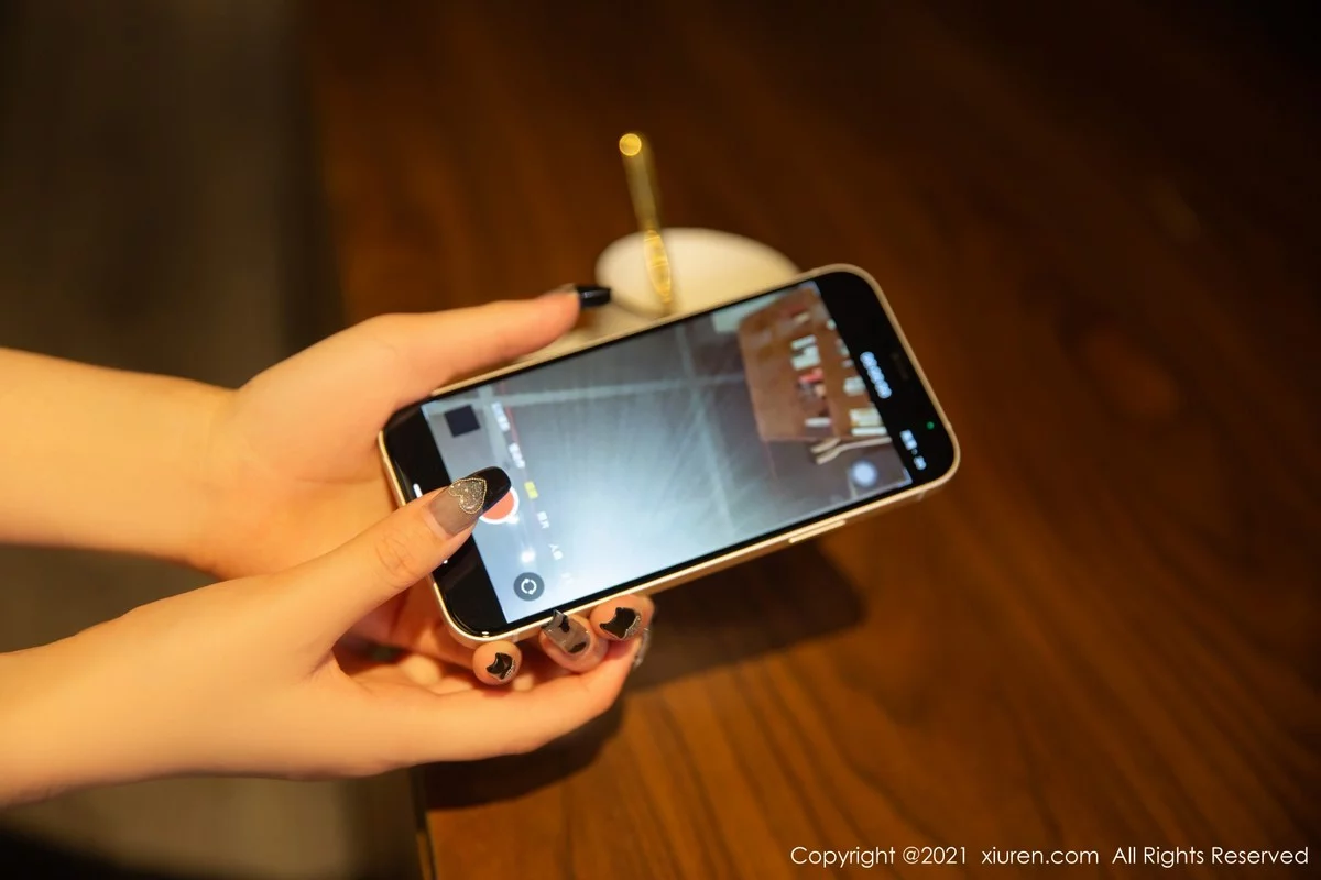 [[XiuRen秀人网]秀人网]No.4404_女神杨晨晨图书馆偷窥主题半裸上身配无内肉丝火辣诱惑写真79P