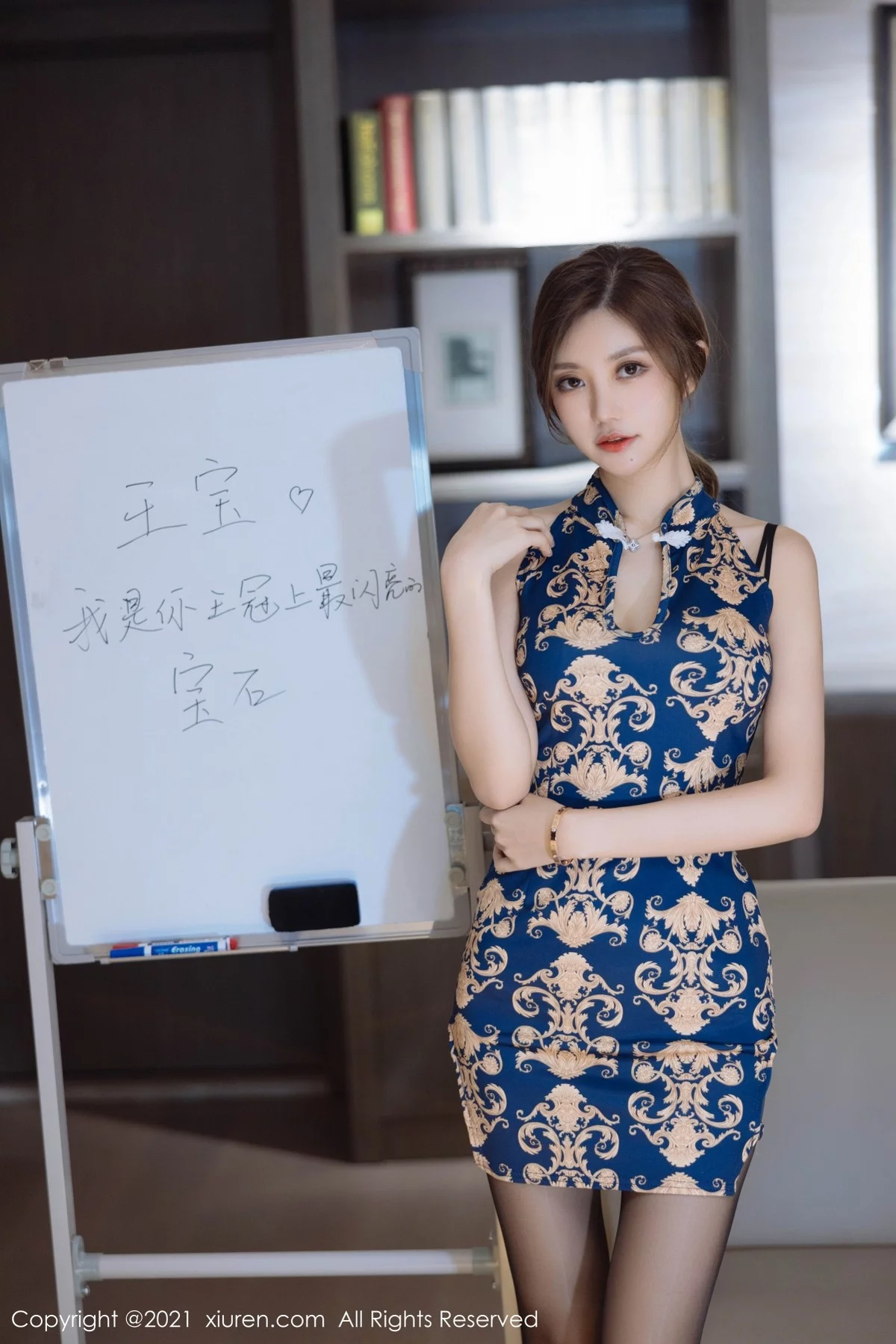 [[XiuRen秀人网]秀人网]No.4415_女神绮里嘉ula元旦心愿回馈主题性感服饰秀完美身材诱惑写真121P