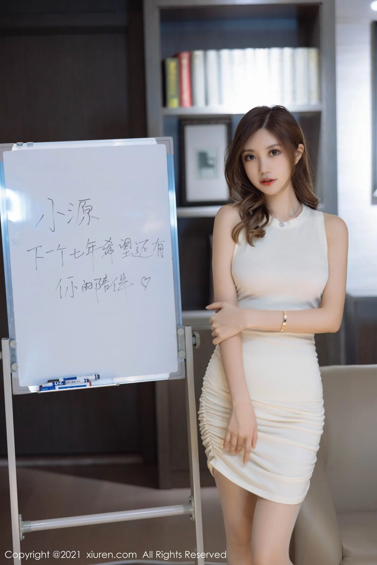 [[XiuRen秀人网]秀人网]No.4415_女神绮里嘉ula元旦心愿回馈主题性感服饰秀完美身材诱惑写真121P