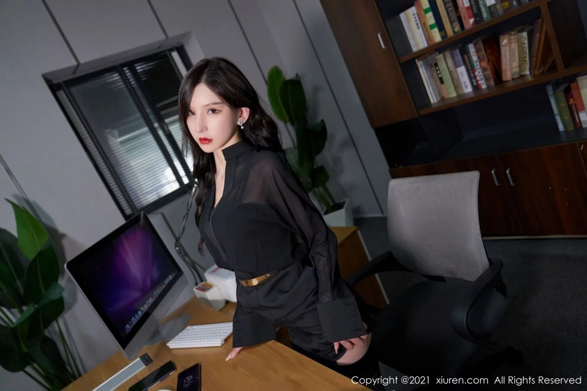 [[XiuRen秀人网]秀人网]No.4416_女神周于希Sally私房脱黑色轻透上衣露性感内衣极致妩媚写真90P