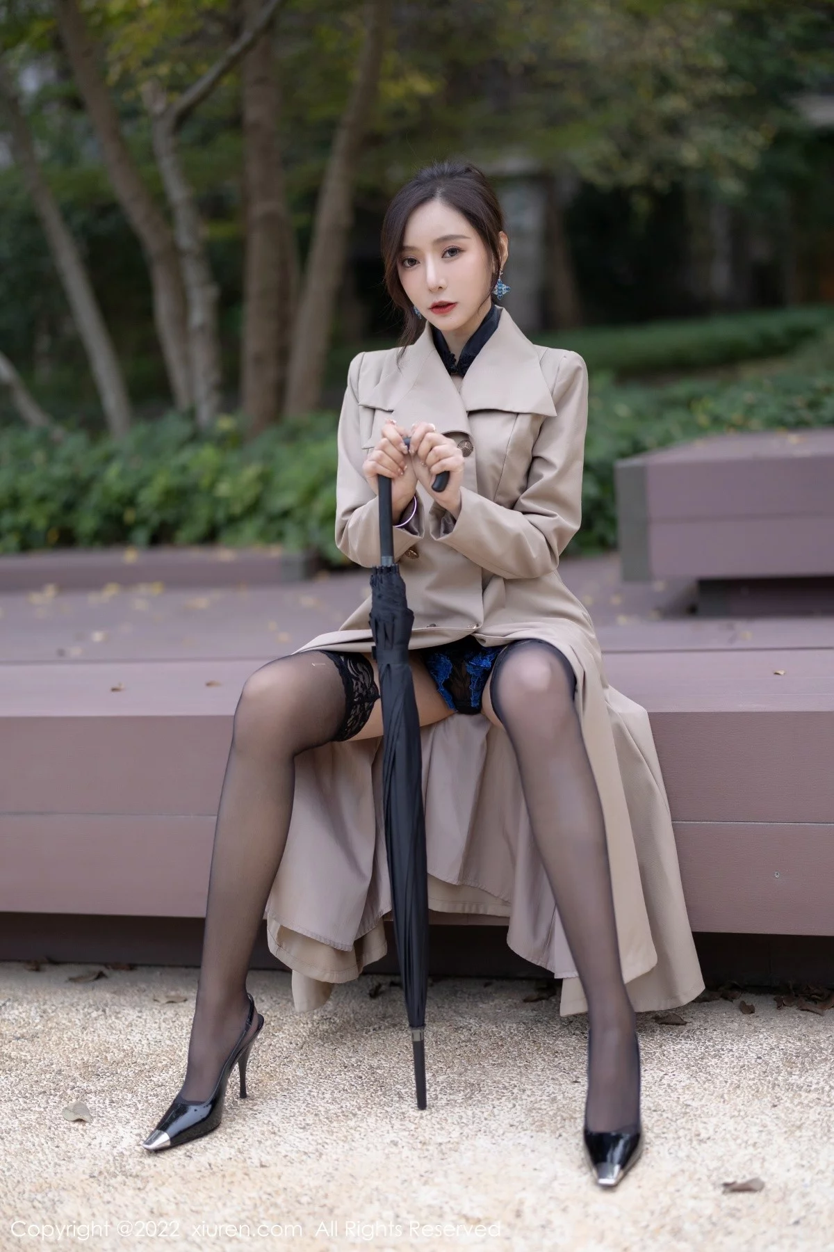 [[XiuRen秀人网]秀人网]No.4417_女神王馨瑶yanni半脱风衣露黑色轻透内衣秀惹火身材诱惑写真94P