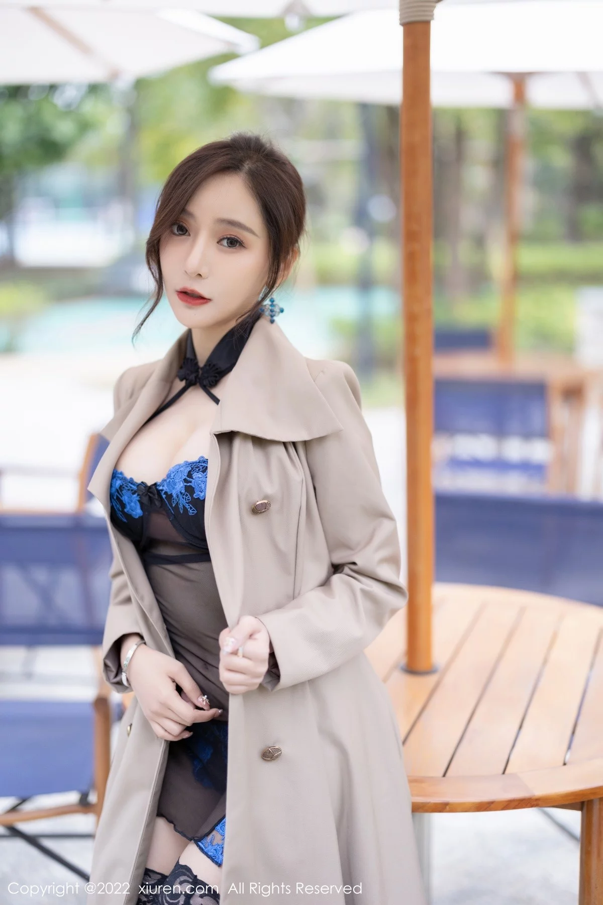 [[XiuRen秀人网]秀人网]No.4417_女神王馨瑶yanni半脱风衣露黑色轻透内衣秀惹火身材诱惑写真94P