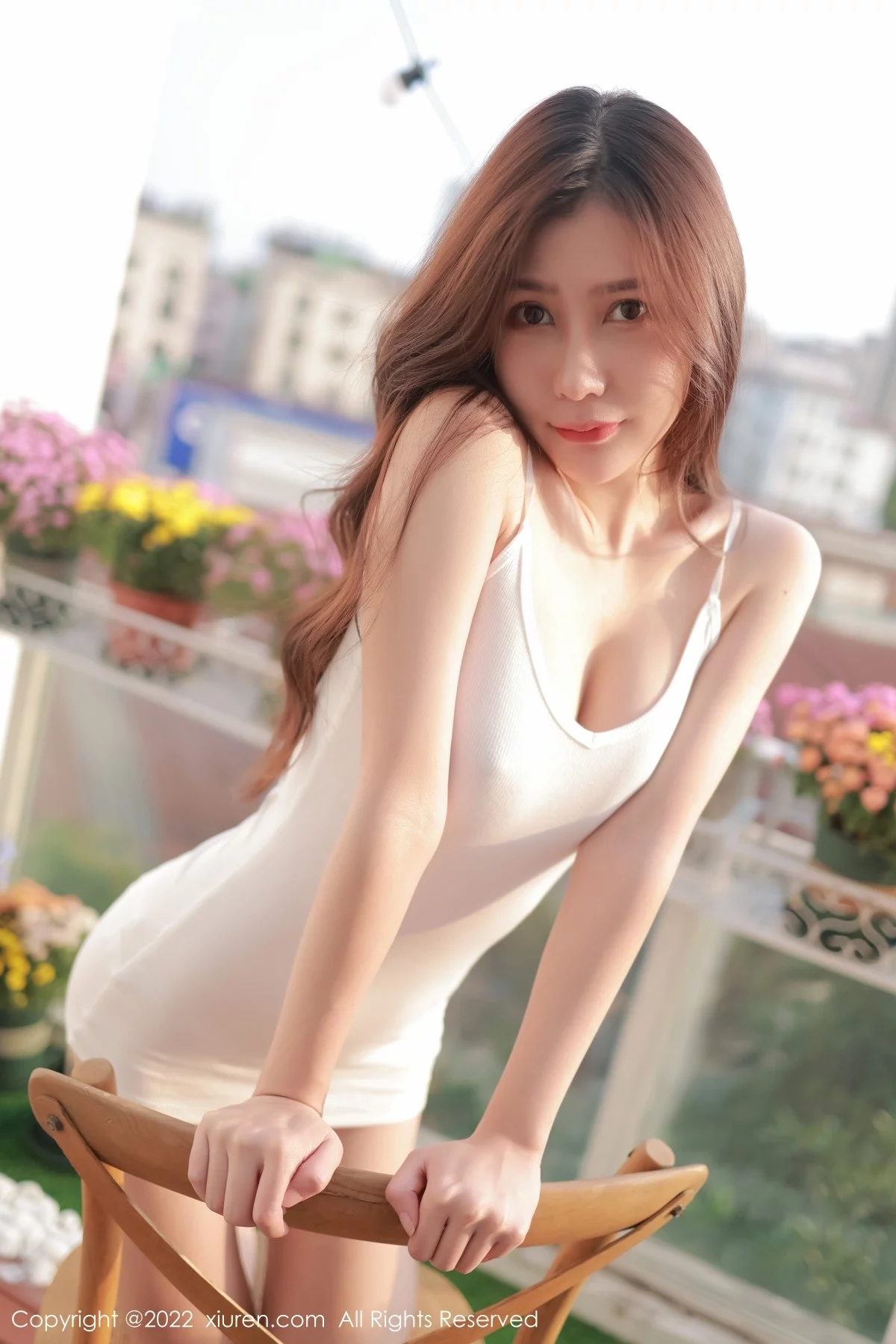 [[XiuRen秀人网]秀人网]No.4419_模特尹甜甜户外阳光下白色轻透上衣配性感内裤秀翘臀诱惑写真72P