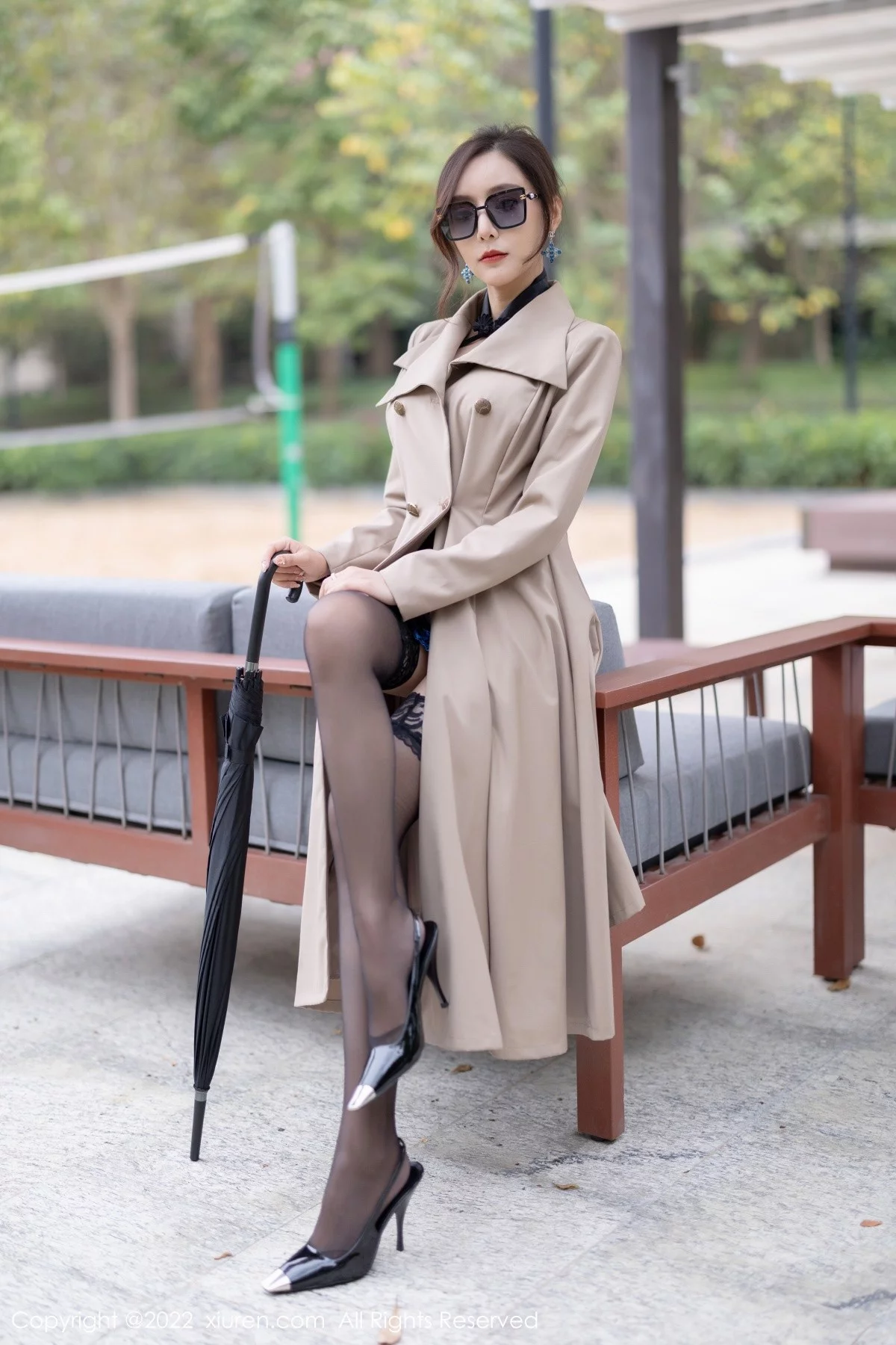 [[XiuRen秀人网]秀人网]No.4417_女神王馨瑶yanni半脱风衣露黑色轻透内衣秀惹火身材诱惑写真94P