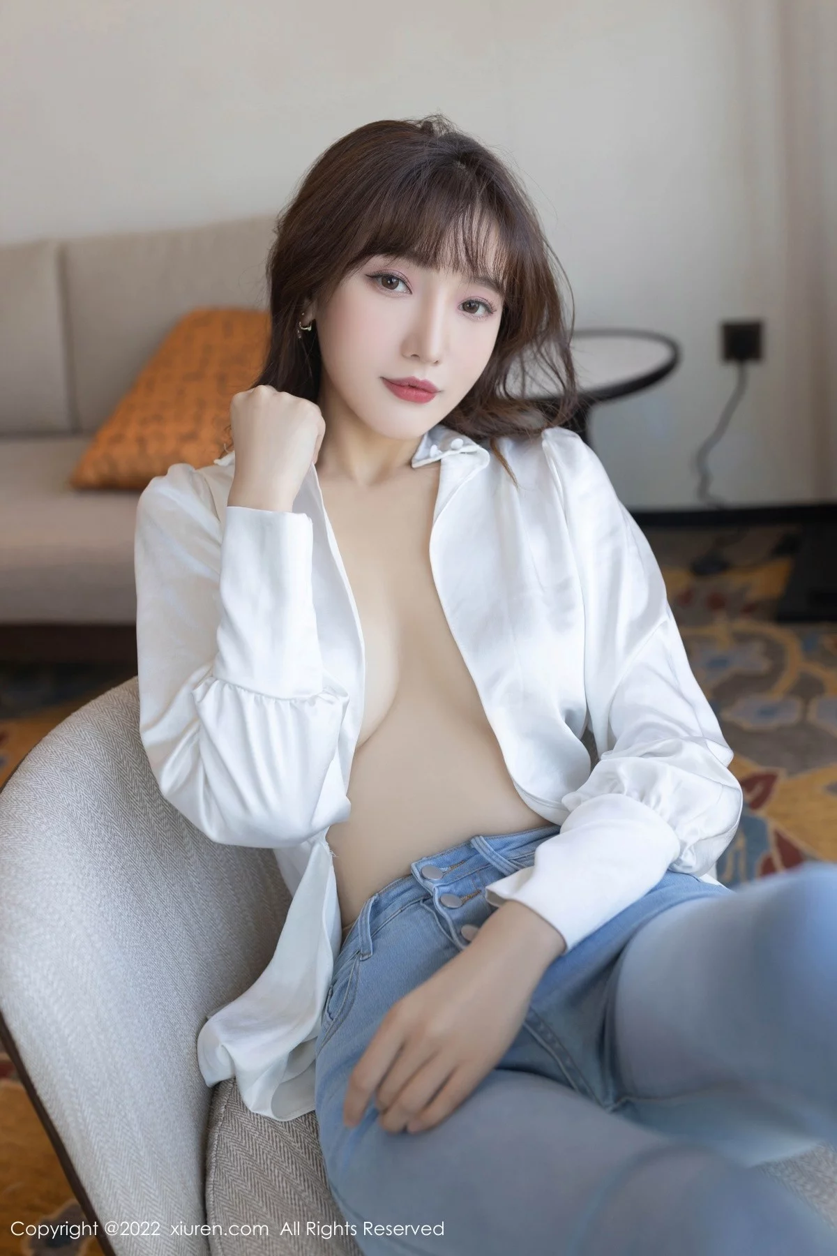 [[XiuRen秀人网]秀人网]No.4425_模特陆萱萱简约白T配牛仔裤半脱露开档肉丝撩人姿势诱惑写真89P