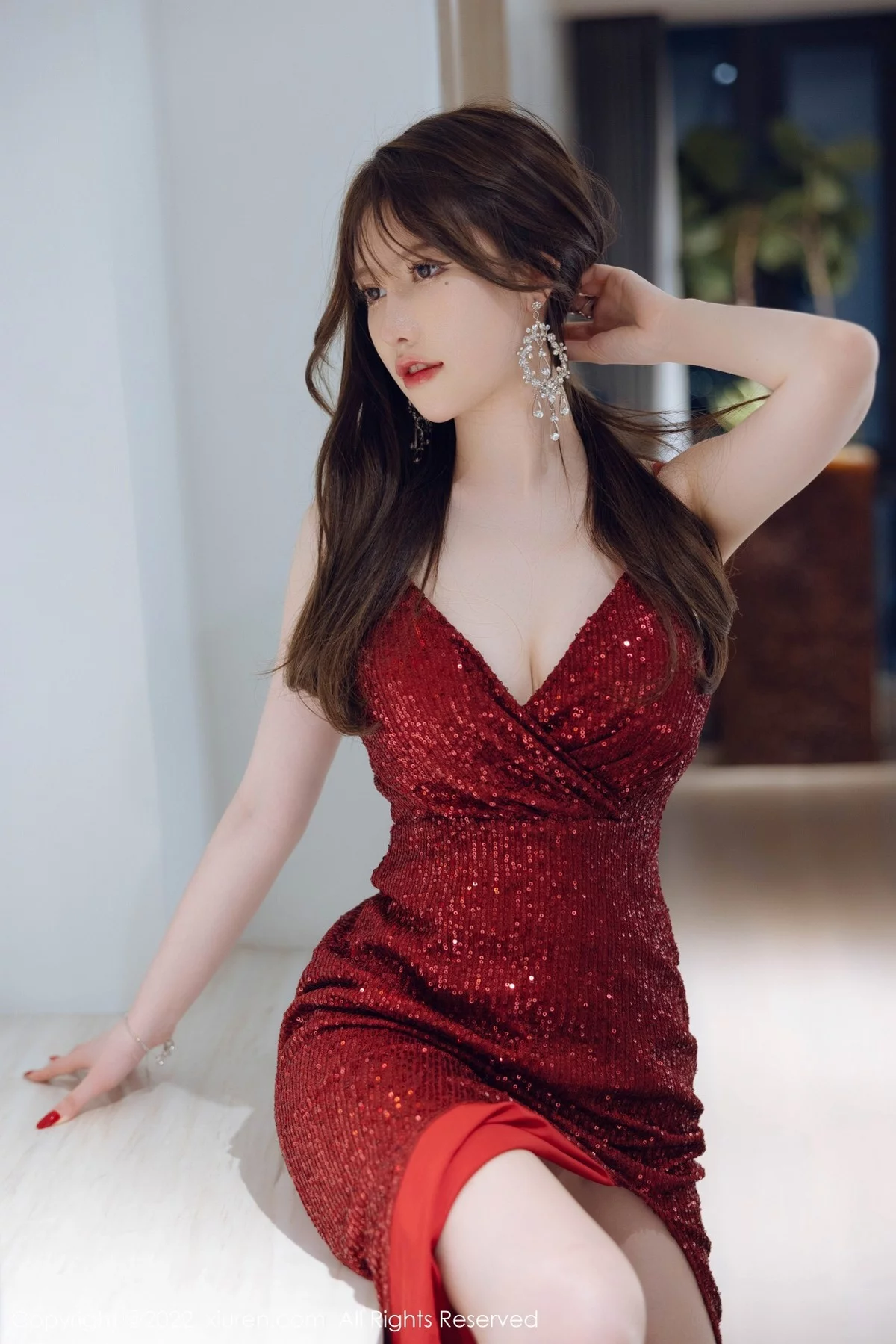 [[XiuRen秀人网]秀人网]No.4429_模特美桃酱私房性感红色低胸长裙配超薄肉丝秀完美身材诱惑写真60P