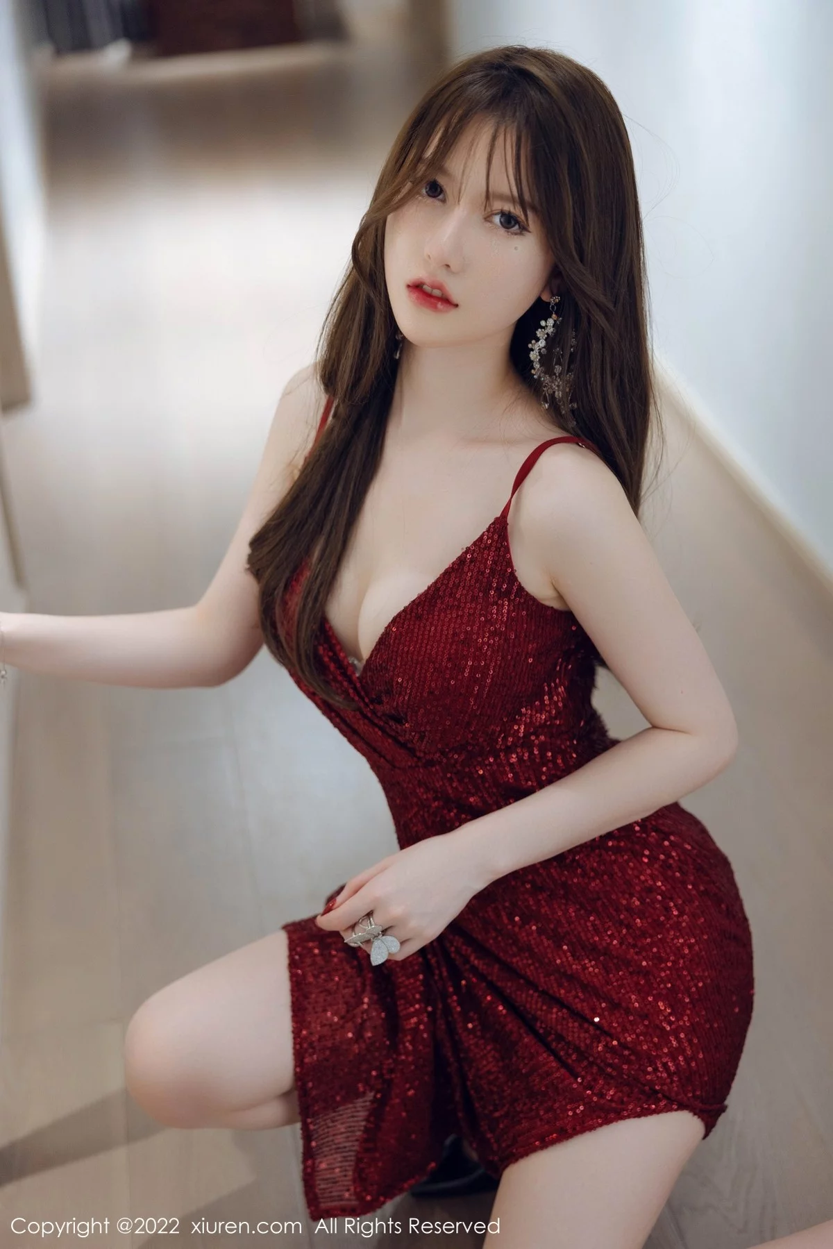 [[XiuRen秀人网]秀人网]No.4429_模特美桃酱私房性感红色低胸长裙配超薄肉丝秀完美身材诱惑写真60P