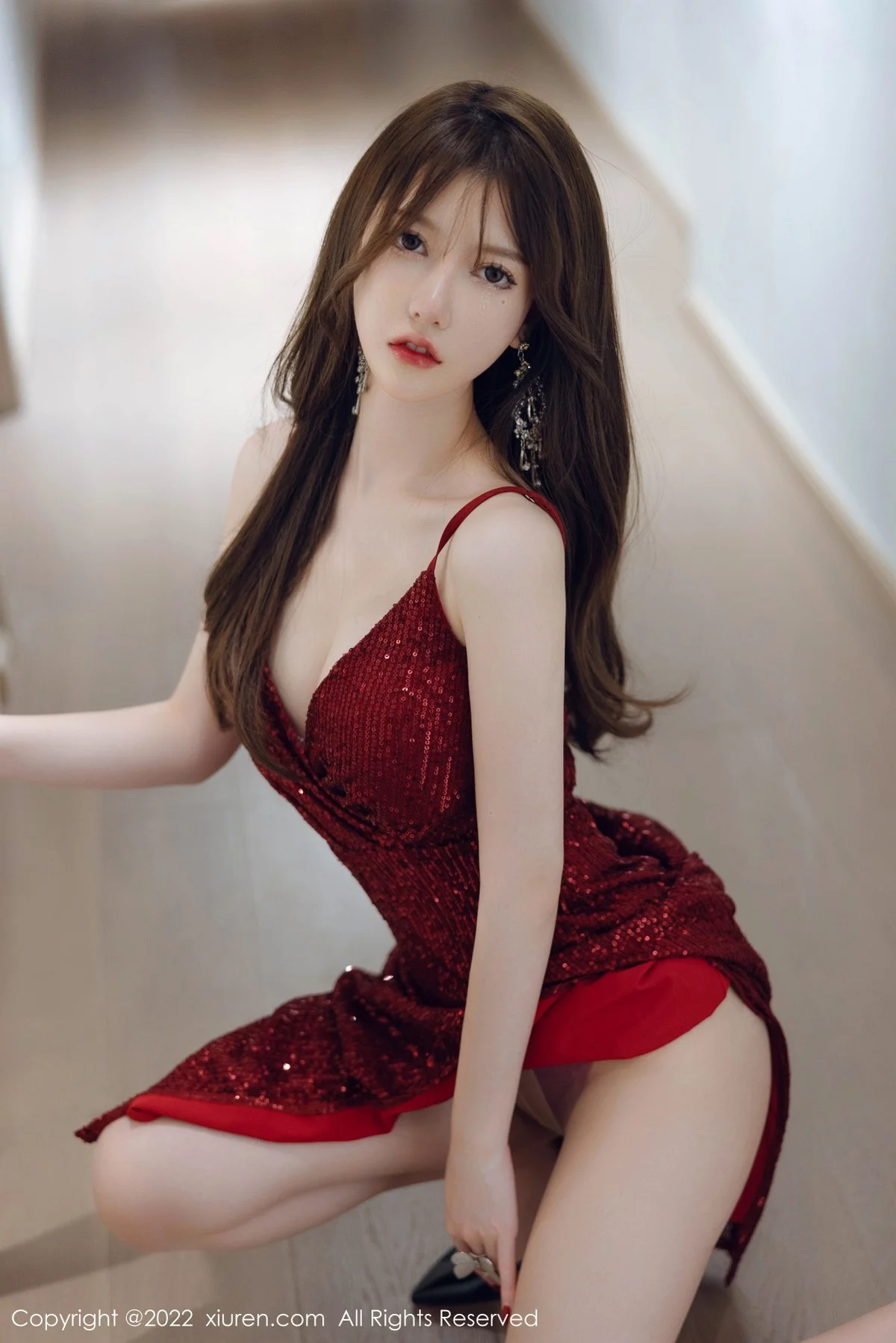 [[XiuRen秀人网]秀人网]No.4429_模特美桃酱私房性感红色低胸长裙配超薄肉丝秀完美身材诱惑写真60P