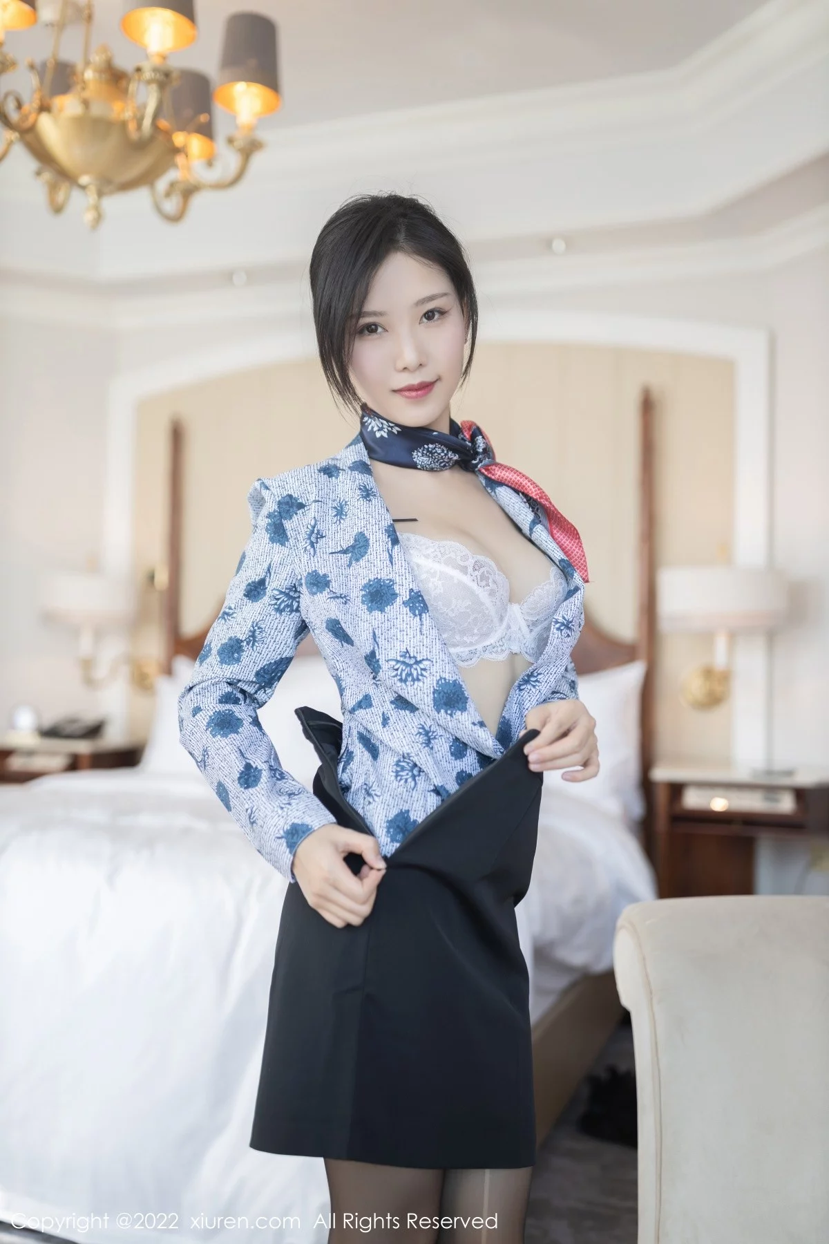 [[XiuRen秀人网]秀人网]No.4430_模特抖娘利世空姐制服主题私房半脱露性感蕾丝内衣撩人诱惑写真79P