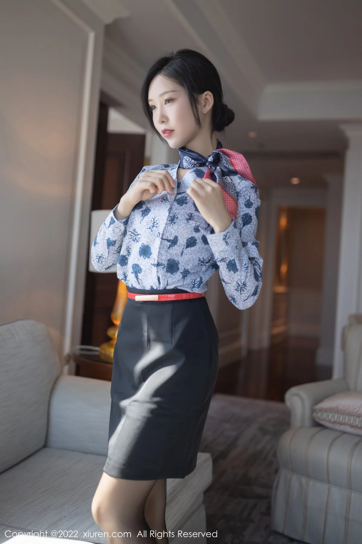 [[XiuRen秀人网]秀人网]No.4430_模特抖娘利世空姐制服主题私房半脱露性感蕾丝内衣撩人诱惑写真79P