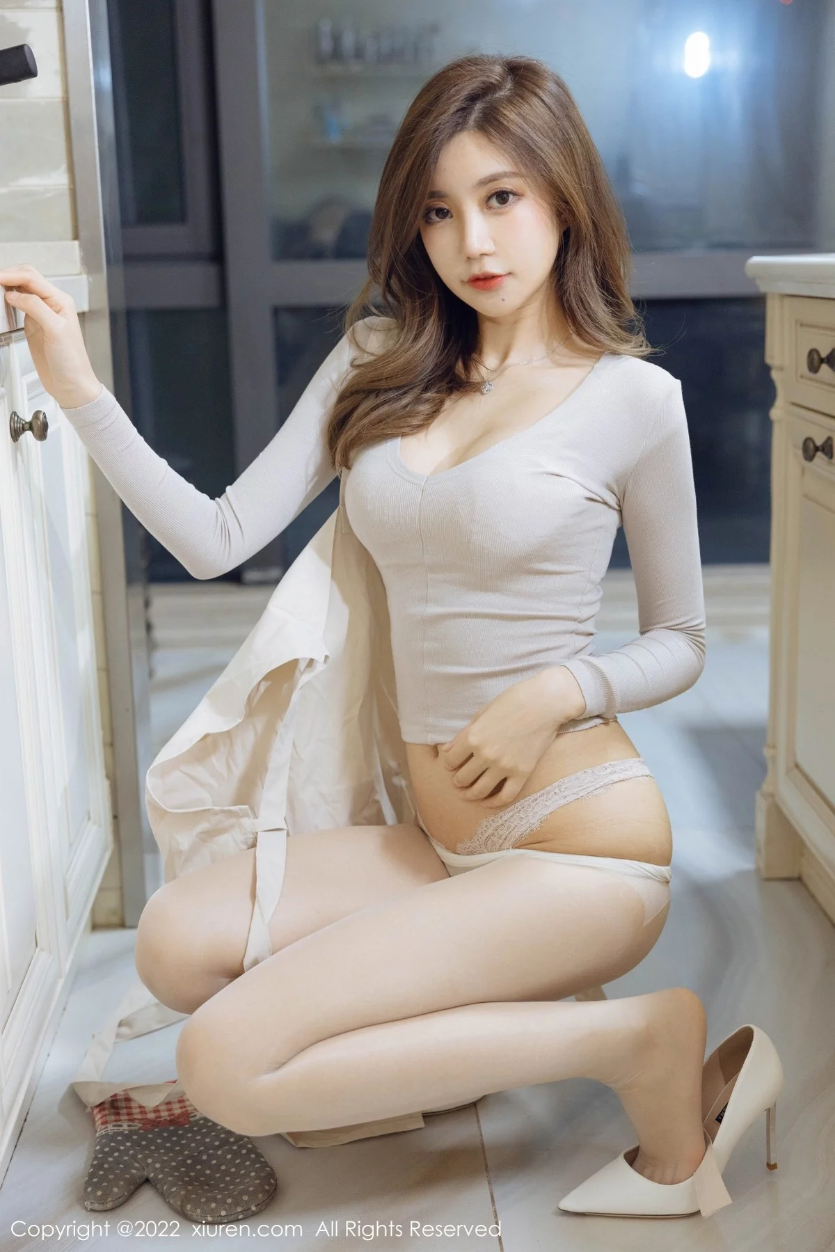 [[XiuRen秀人网]秀人网]No.4438_女神绮里嘉ula厨娘主题半脱露性感内衣配开档白丝完美诱惑写真62P