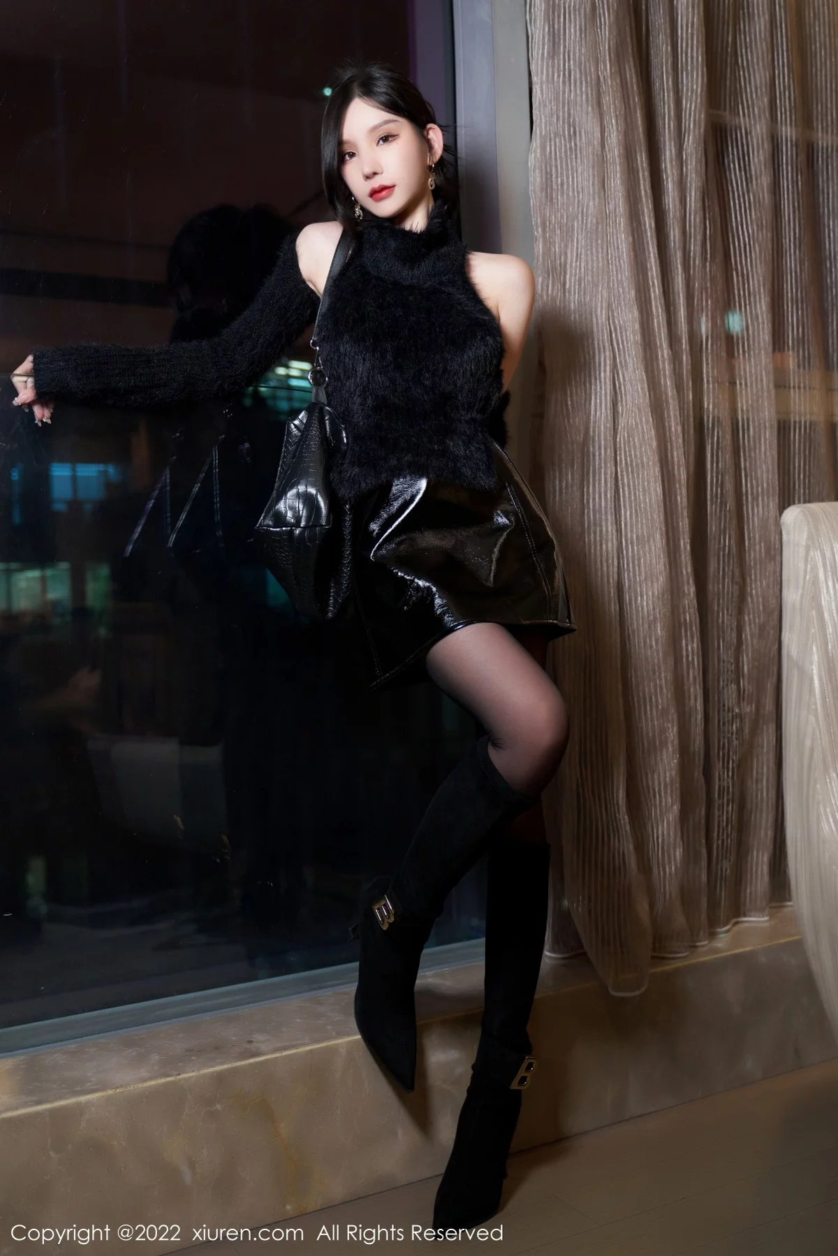 [[XiuRen秀人网]秀人网]No.4437_女神周于希Sally私房半脱全裸上身配破烂无内黑丝极致诱惑写真87P