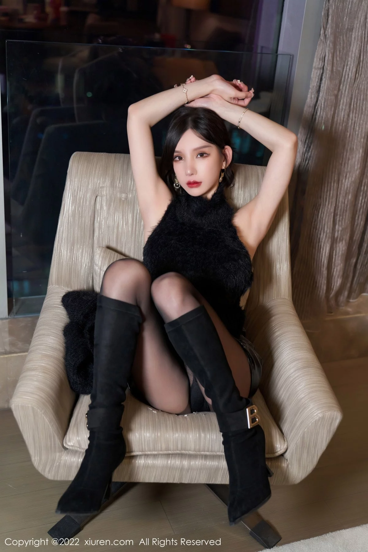 [[XiuRen秀人网]秀人网]No.4437_女神周于希Sally私房半脱全裸上身配破烂无内黑丝极致诱惑写真87P