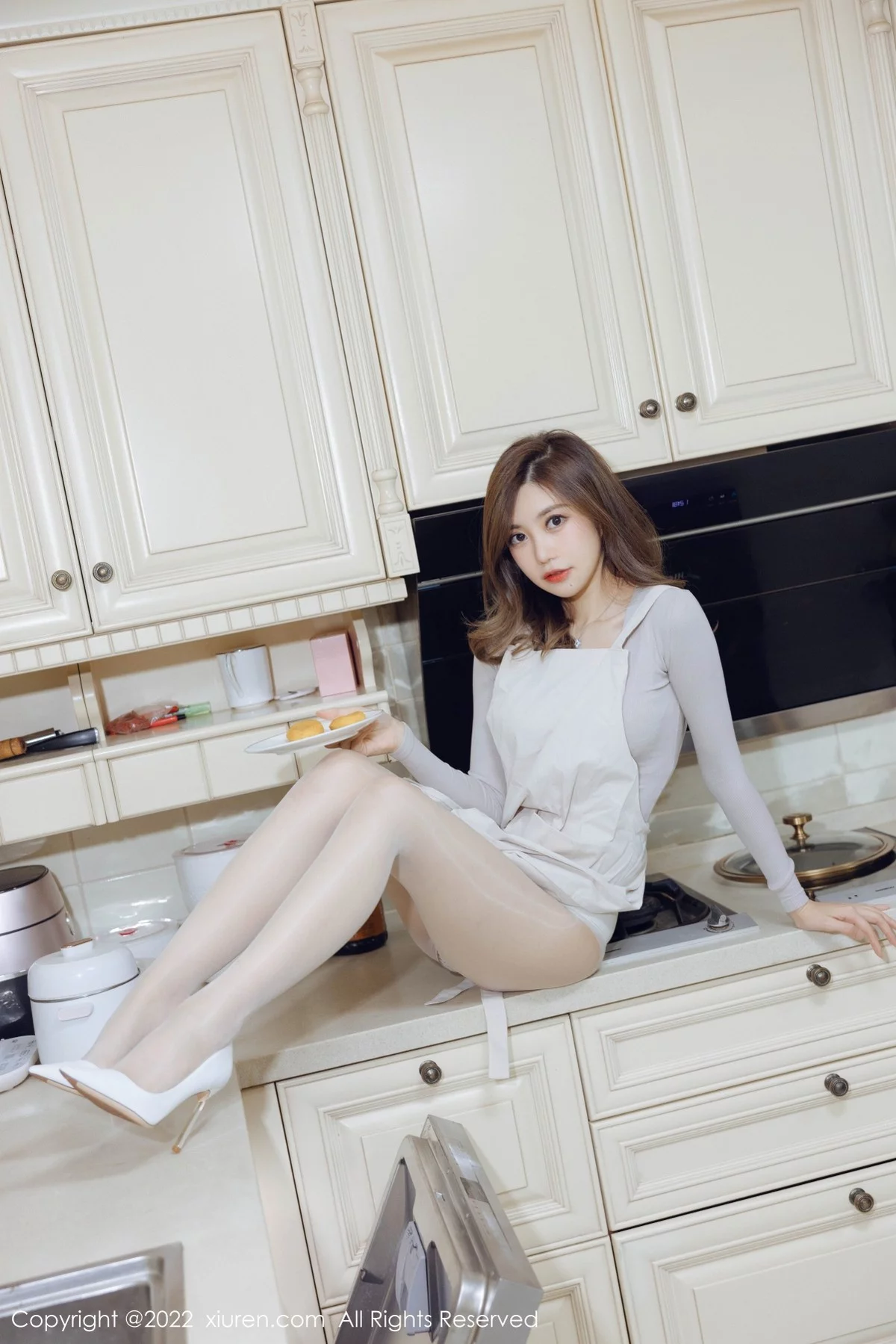 [[XiuRen秀人网]秀人网]No.4438_女神绮里嘉ula厨娘主题半脱露性感内衣配开档白丝完美诱惑写真62P