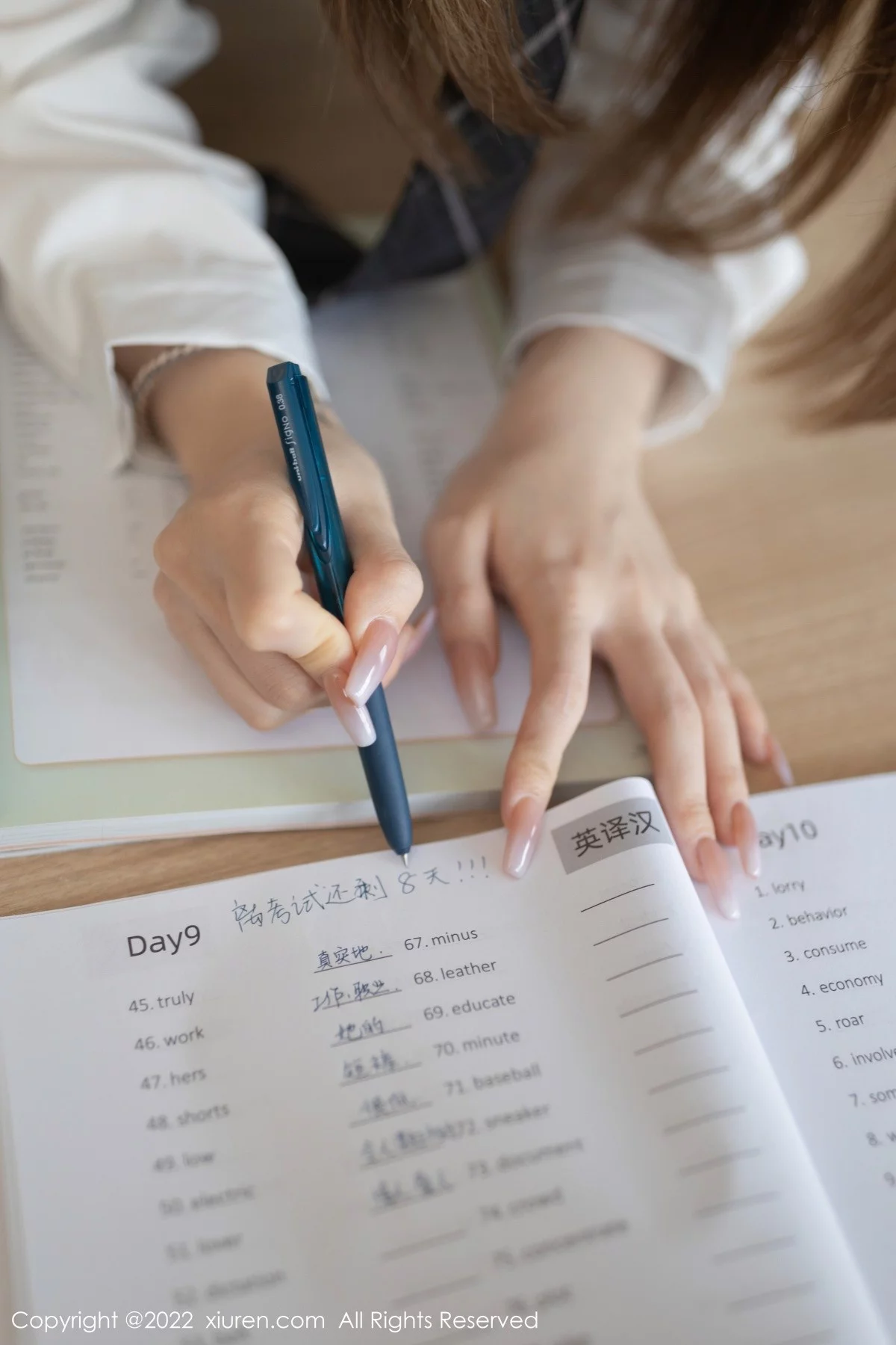 [[XiuRen秀人网]秀人网]No.4436_模特鱼子酱Fish私房脱JK制服露轻透情趣内衣秀完美身材诱惑写真75P