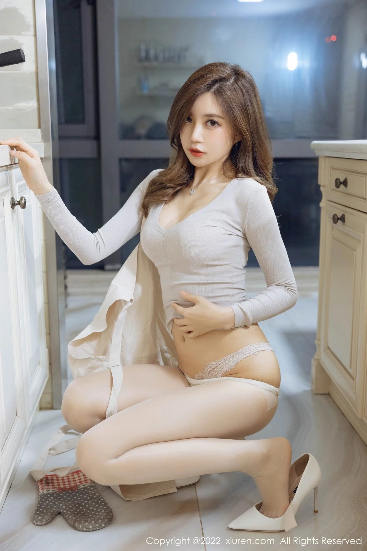 [[XiuRen秀人网]秀人网]No.4438_女神绮里嘉ula厨娘主题半脱露性感内衣配开档白丝完美诱惑写真62P