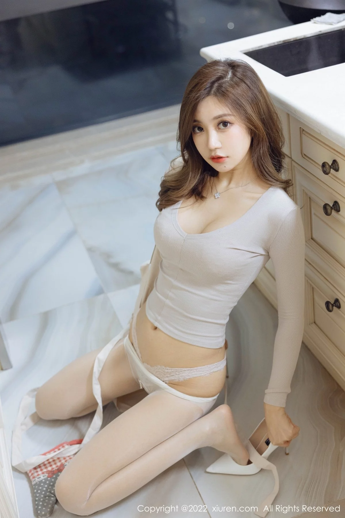 [[XiuRen秀人网]秀人网]No.4438_女神绮里嘉ula厨娘主题半脱露性感内衣配开档白丝完美诱惑写真62P