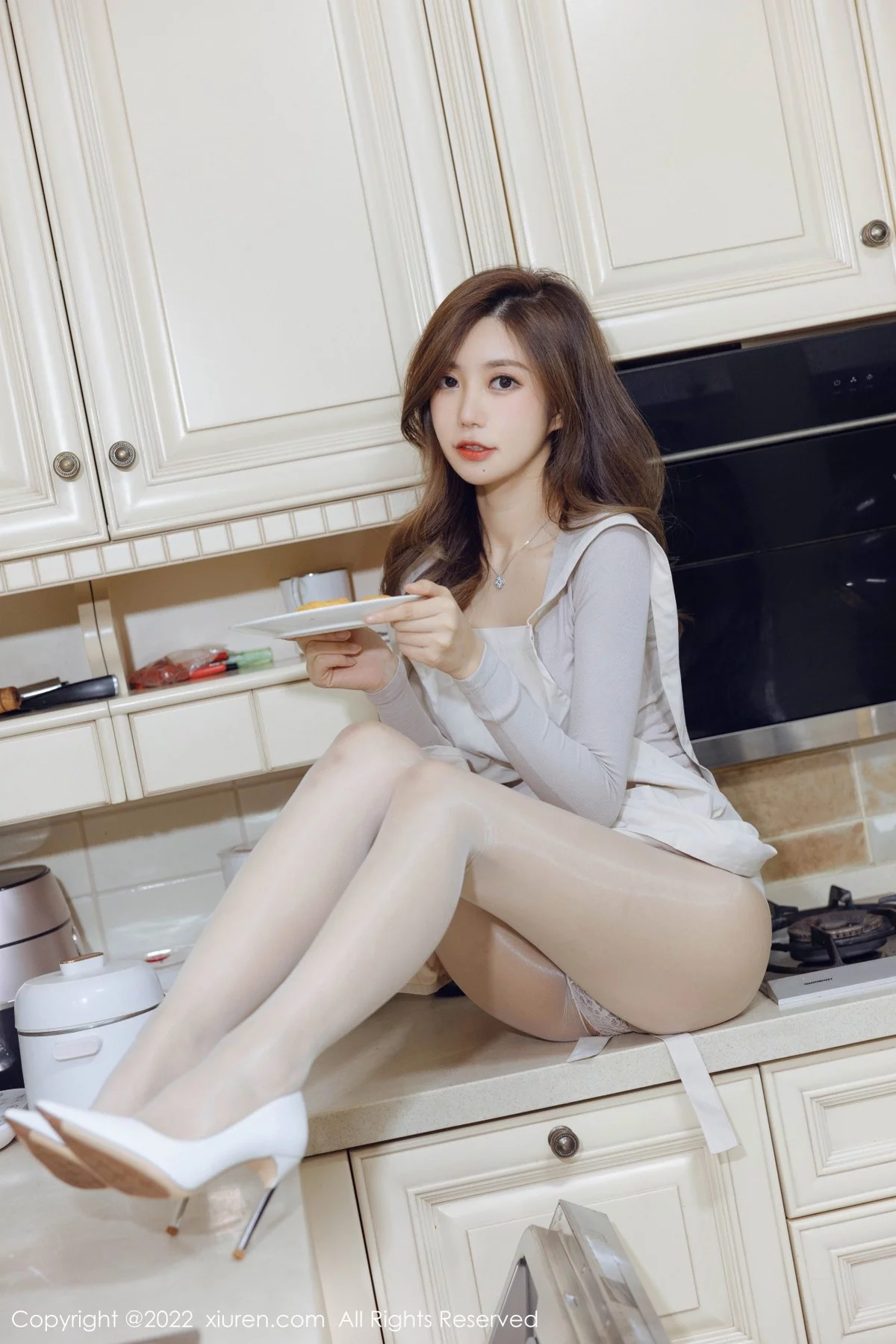 [[XiuRen秀人网]秀人网]No.4438_女神绮里嘉ula厨娘主题半脱露性感内衣配开档白丝完美诱惑写真62P