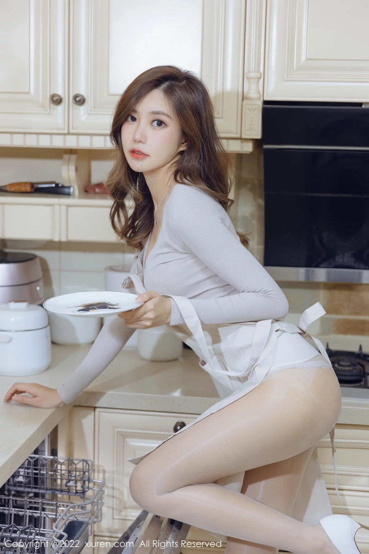 [[XiuRen秀人网]秀人网]No.4438_女神绮里嘉ula厨娘主题半脱露性感内衣配开档白丝完美诱惑写真62P