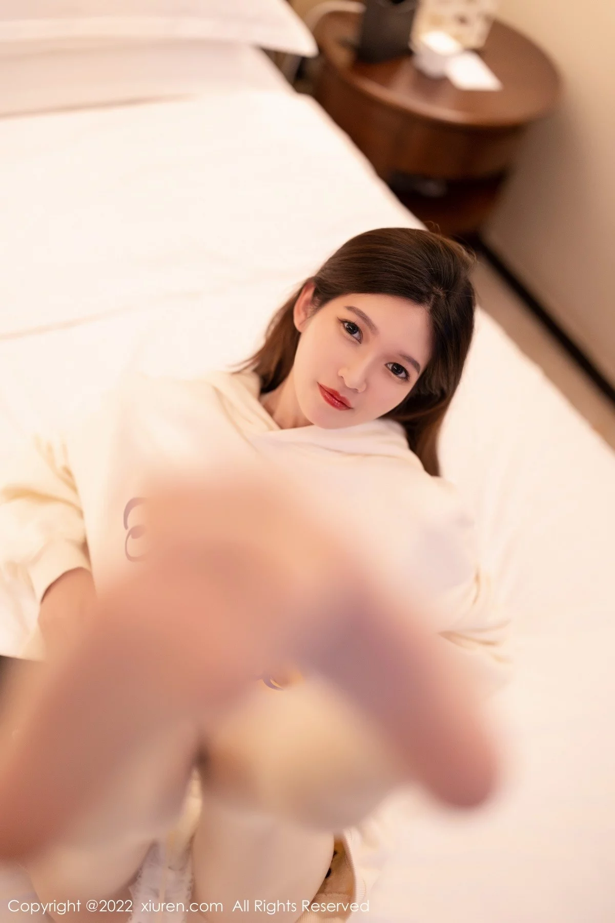 [[XiuRen秀人网]秀人网]No.4451_模特程程程私房半脱露白色蕾丝情趣连体衣秀火辣身材诱惑写真101P