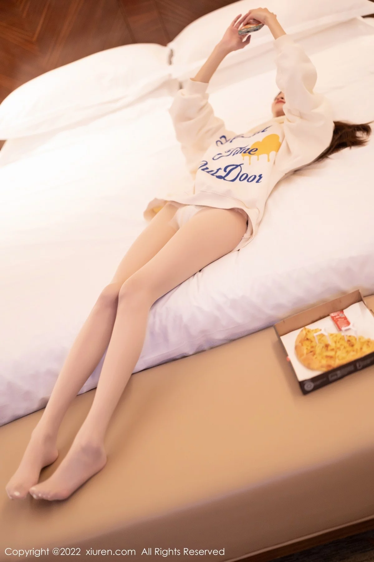 [[XiuRen秀人网]秀人网]No.4451_模特程程程私房半脱露白色蕾丝情趣连体衣秀火辣身材诱惑写真101P