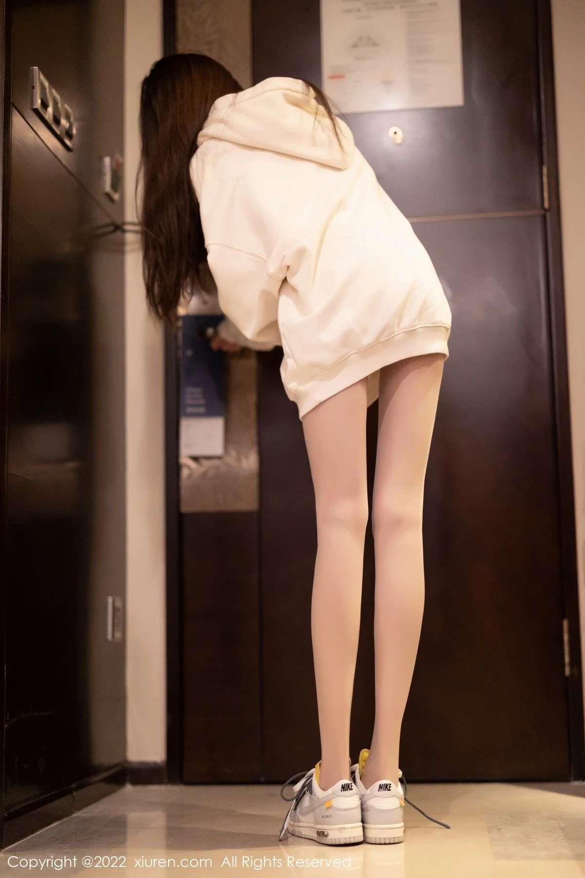 [[XiuRen秀人网]秀人网]No.4451_模特程程程私房半脱露白色蕾丝情趣连体衣秀火辣身材诱惑写真101P