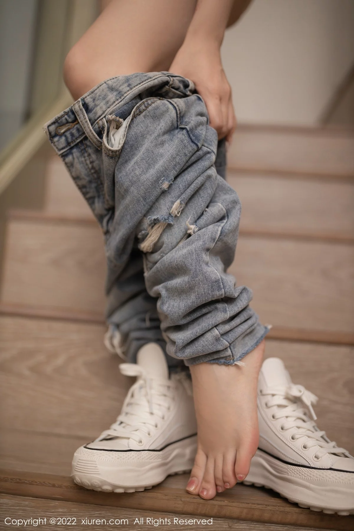 [[XiuRen秀人网]秀人网]No.4466_模特鱼子酱Fish情趣捆绑情节主题脱牛仔裤露翘臀惹火诱惑写真80P