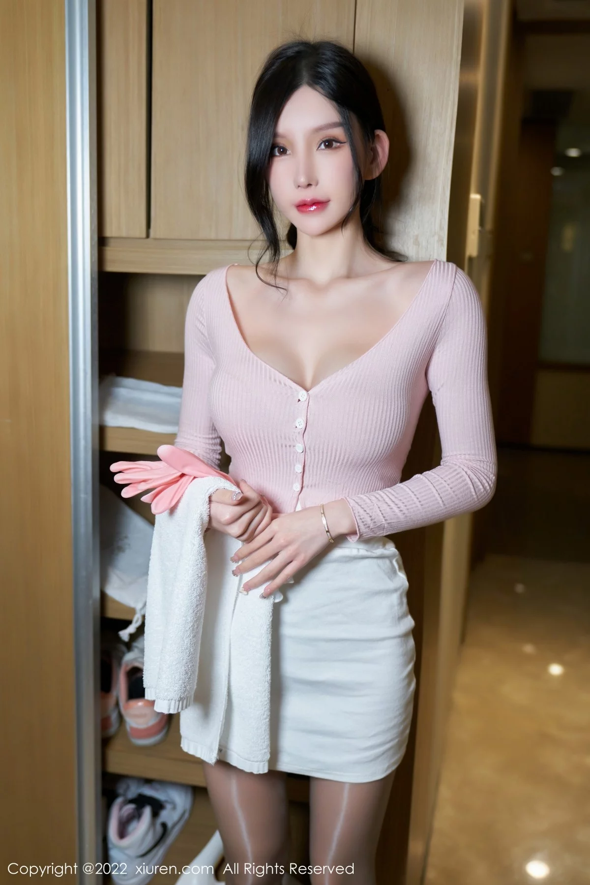 [[XiuRen秀人网]秀人网]No.4468_女神周于希Sally女佣角色主题粉色情趣服饰秀惹火身材诱惑写真81P